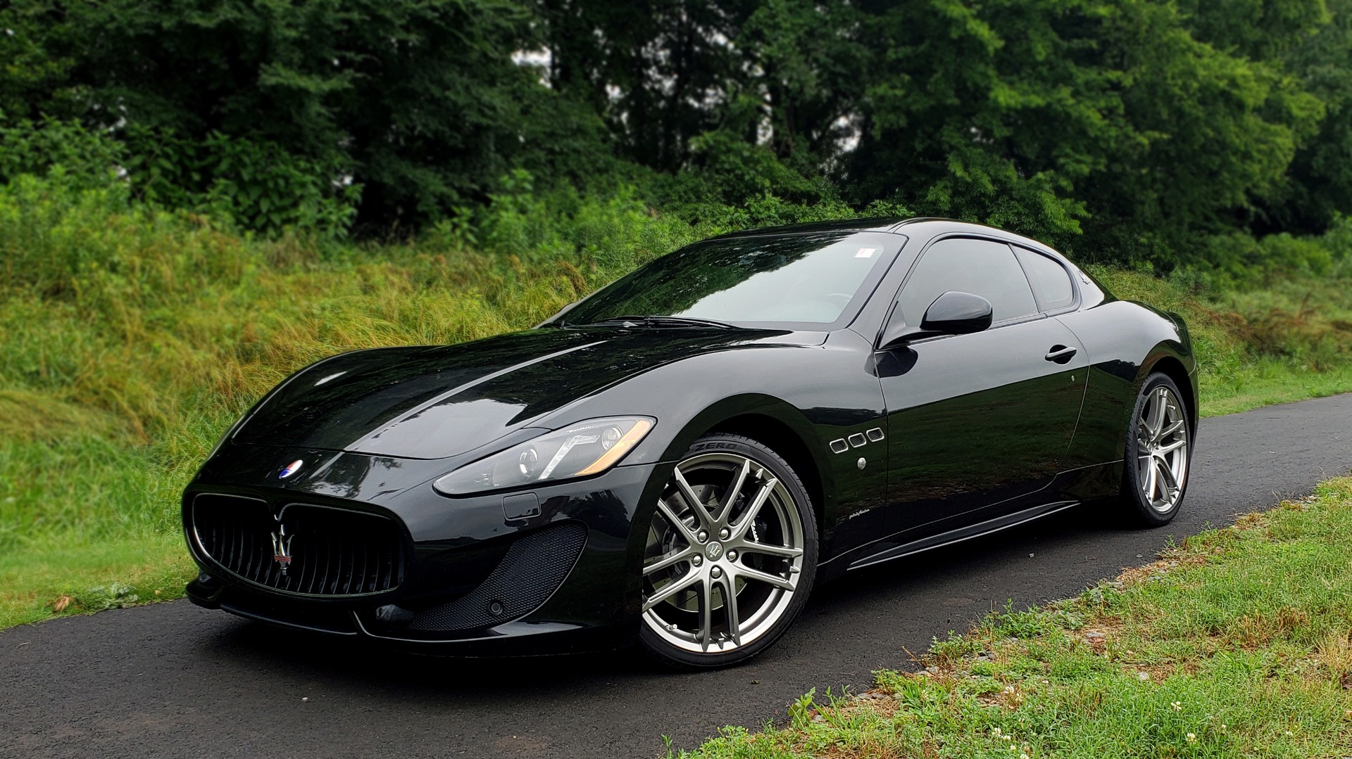 Used 2013 Maserati GRANTURISMO SPORT 4.7L V8 / BOSE / PARK ASSIST / 20IN WHEELS for sale Sold at Formula Imports in Charlotte NC 28227 1