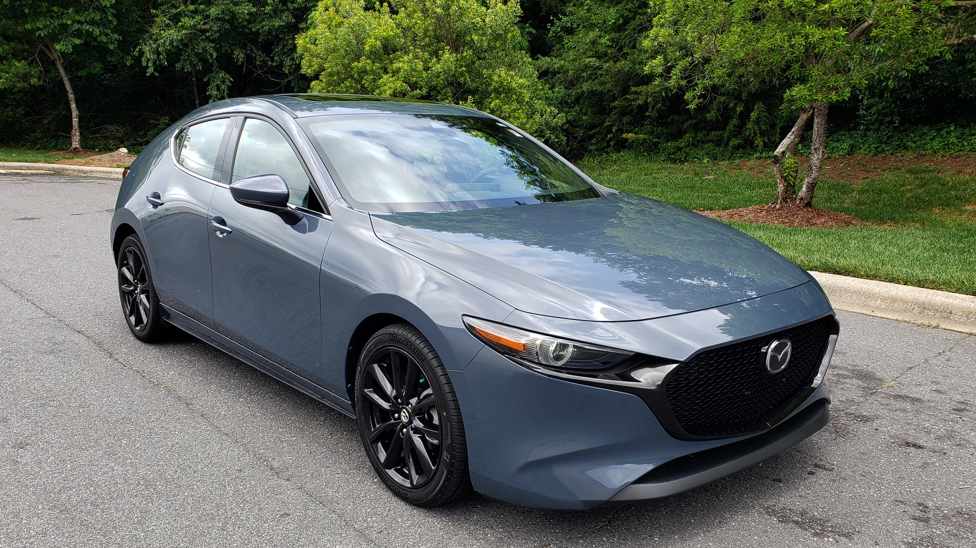 Used 2019 Mazda MAZDA3 HATCHBACK PREMIUM PKG / AUTO / 18IN BLACK ALLOY WHEELS / BOSE / LEATHER for sale Sold at Formula Imports in Charlotte NC 28227 4