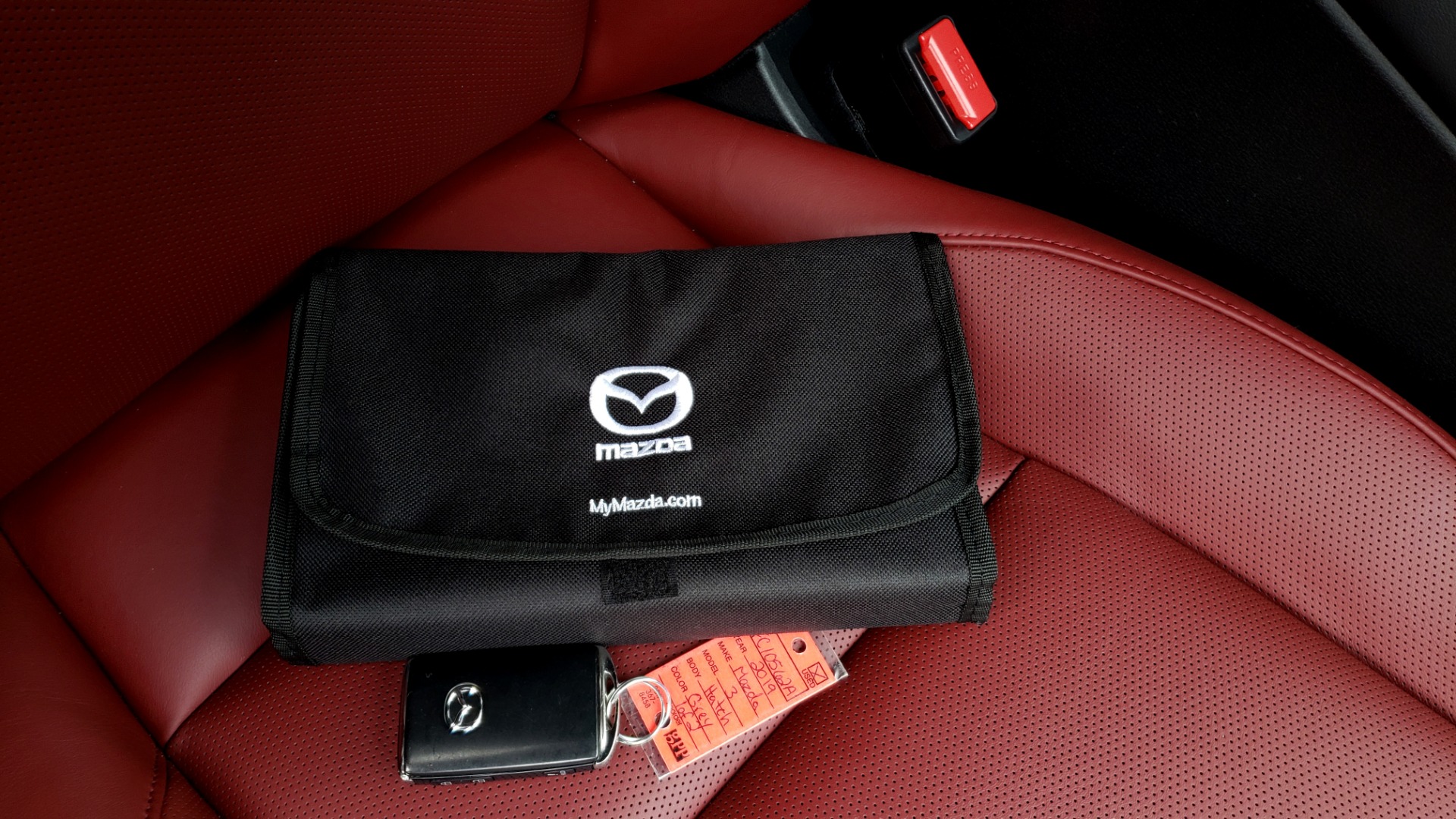 Used 2019 Mazda MAZDA3 HATCHBACK PREMIUM PKG / AUTO / 18IN BLACK ALLOY WHEELS / BOSE / LEATHER for sale Sold at Formula Imports in Charlotte NC 28227 81