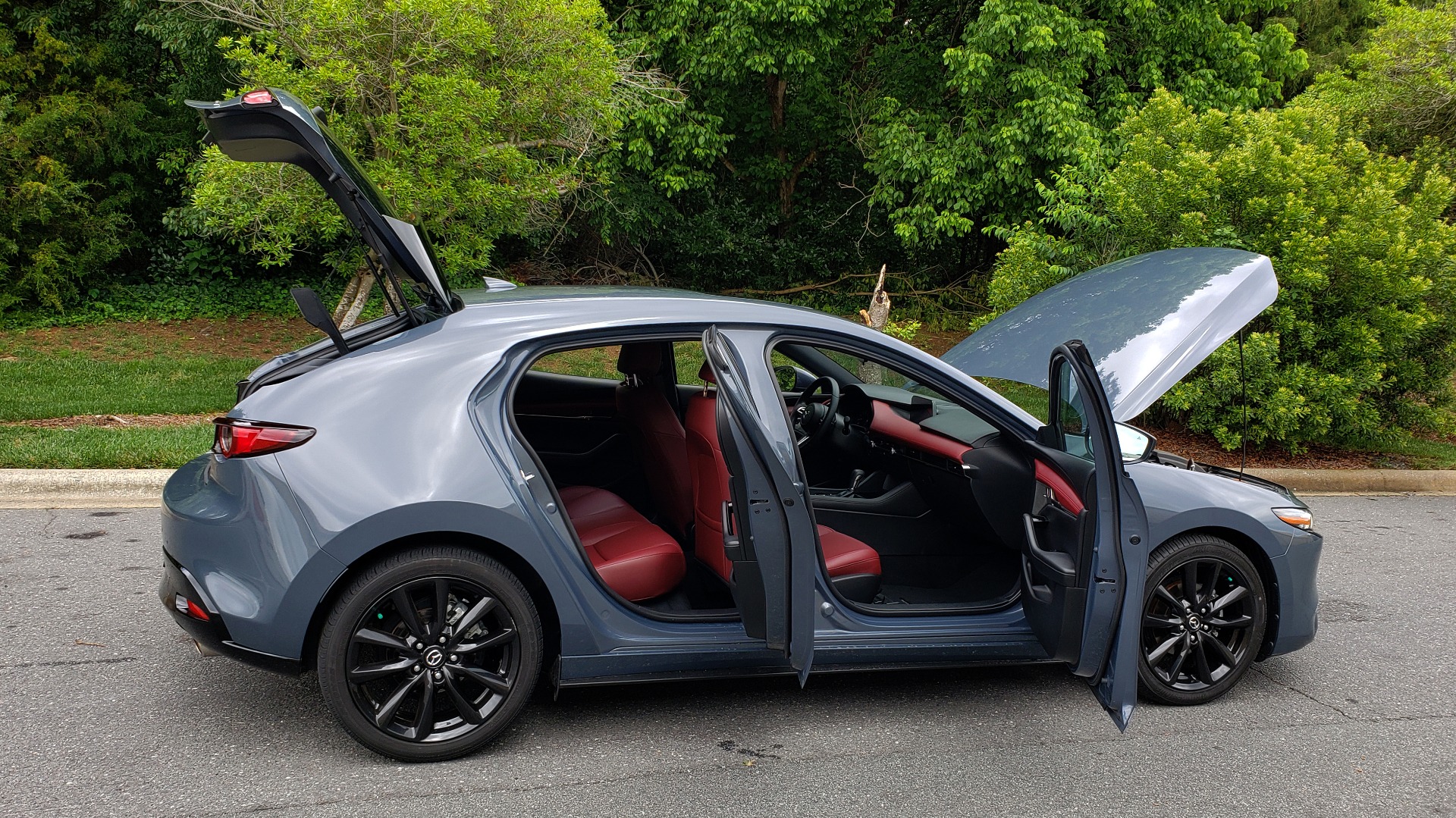 Used 2019 Mazda MAZDA3 HATCHBACK PREMIUM PKG / AUTO / 18IN BLACK ALLOY WHEELS / BOSE / LEATHER for sale Sold at Formula Imports in Charlotte NC 28227 9