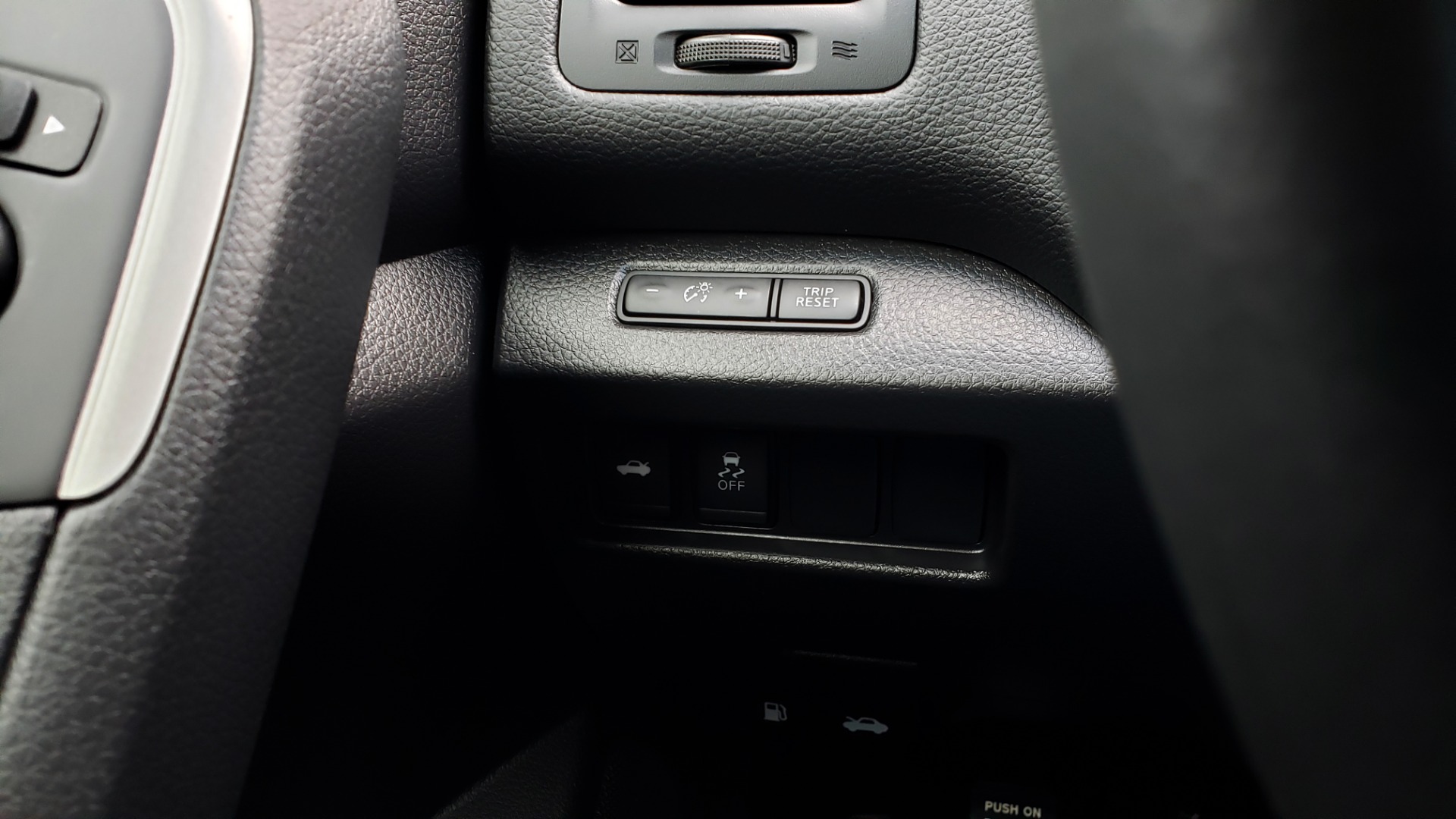 Used 2017 Nissan ALTIMA 2.5 SR SEDAN / MIDNIGHT EDITION PKG / REARVIEW / REMOTE START for sale Sold at Formula Imports in Charlotte NC 28227 14