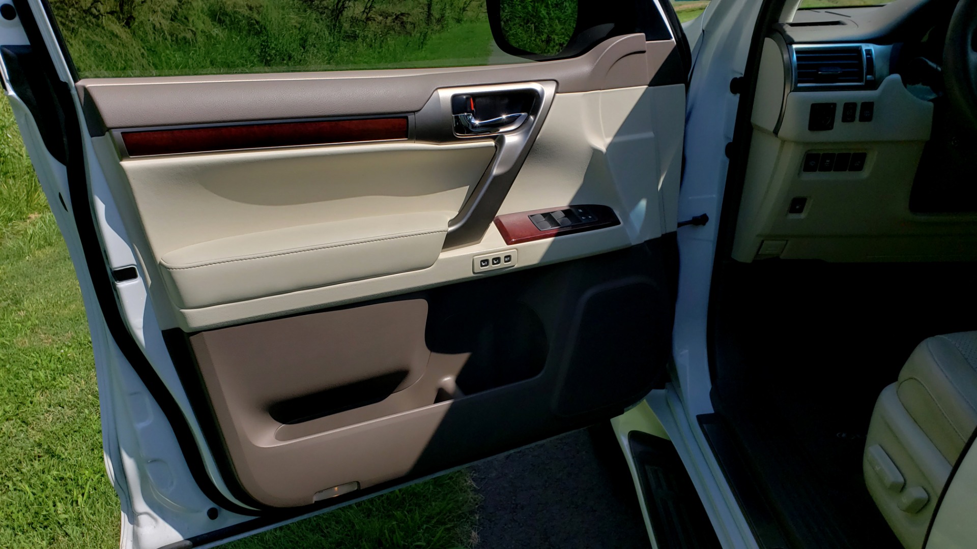 Used 2019 Lexus GX 460 LUXURY 4WD / DRVR SPRT PKG / MARK LEV SND / DYN CRUISE for sale Sold at Formula Imports in Charlotte NC 28227 36