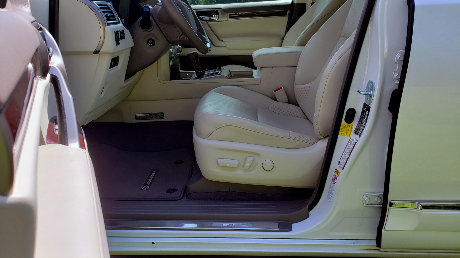 Used 2019 Lexus GX 460 LUXURY 4WD / DRVR SPRT PKG / MARK LEV SND / DYN CRUISE for sale Sold at Formula Imports in Charlotte NC 28227 39