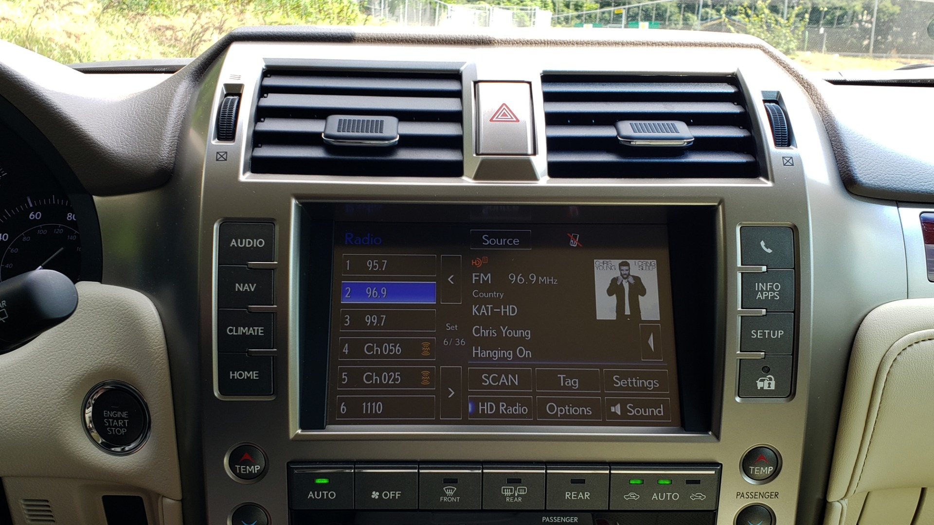 Used 2019 Lexus GX 460 LUXURY 4WD / DRVR SPRT PKG / MARK LEV SND / DYN CRUISE for sale Sold at Formula Imports in Charlotte NC 28227 50