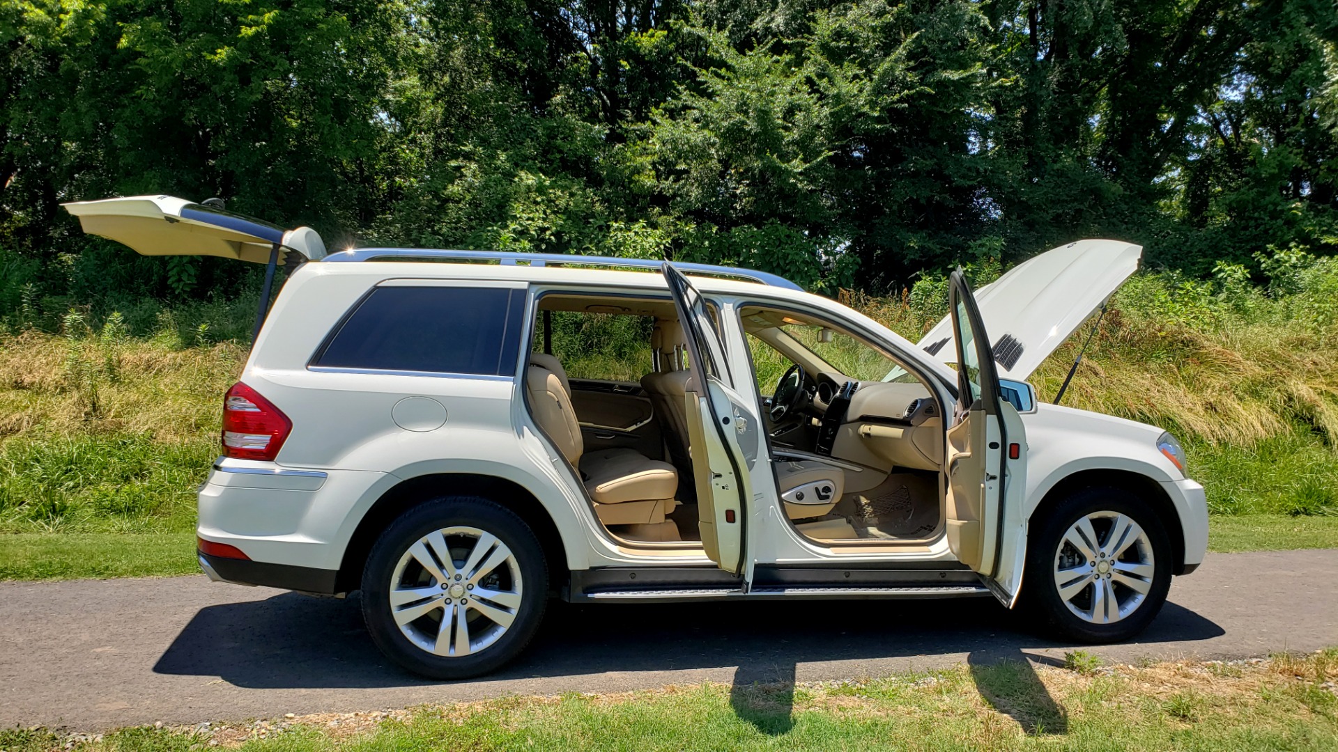 Used 2012 Mercedes-Benz GL-CLASS GL 350 BLUETEC / NAV / DUAL-ROOF / HTD STS / 3-ROW / REARVIEW for sale Sold at Formula Imports in Charlotte NC 28227 18