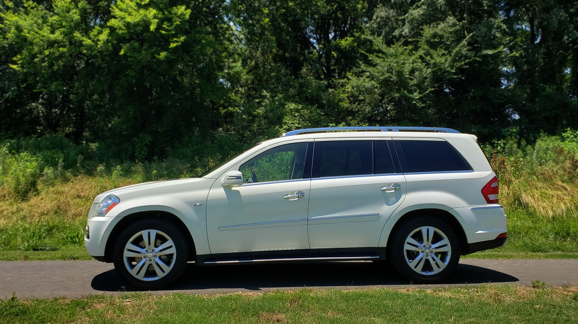 Used 2012 Mercedes-Benz GL-CLASS GL 350 BLUETEC / NAV / DUAL-ROOF / HTD STS / 3-ROW / REARVIEW for sale Sold at Formula Imports in Charlotte NC 28227 2
