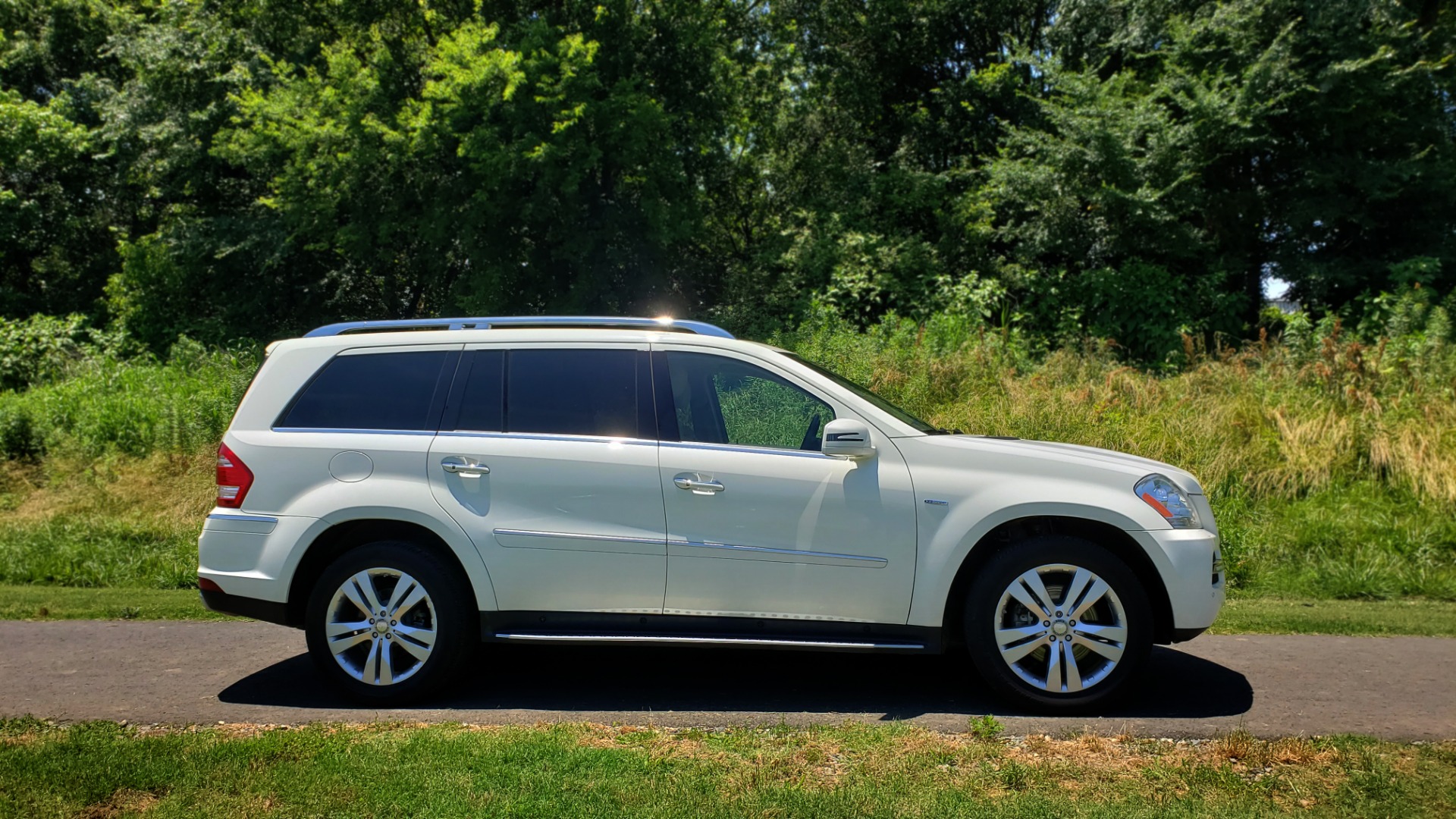Used 2012 Mercedes-Benz GL-CLASS GL 350 BLUETEC / NAV / DUAL-ROOF / HTD STS / 3-ROW / REARVIEW for sale Sold at Formula Imports in Charlotte NC 28227 5