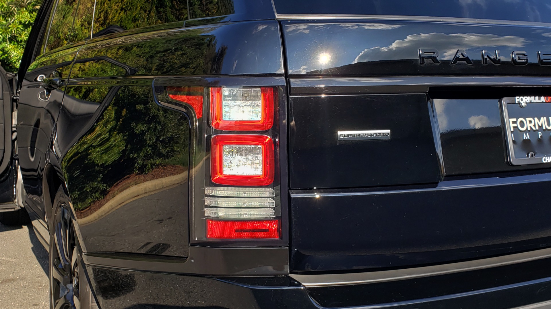 Used 2017 Land Rover RANGE ROVER SC V8 / NAV / PANO-ROOF / DRIVE PRO / MERIDIAN / REARVIEW for sale Sold at Formula Imports in Charlotte NC 28227 29