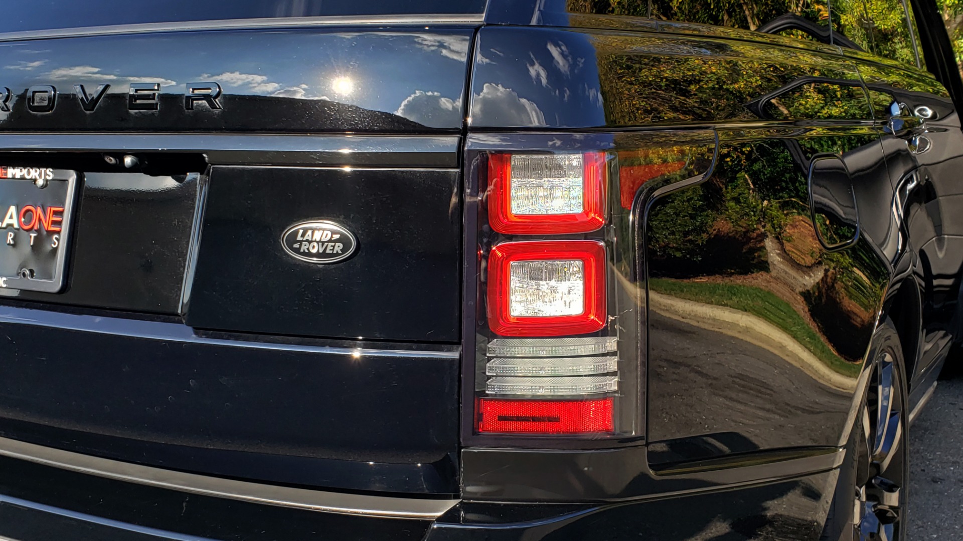 Used 2017 Land Rover RANGE ROVER SC V8 / NAV / PANO-ROOF / DRIVE PRO / MERIDIAN / REARVIEW for sale Sold at Formula Imports in Charlotte NC 28227 30