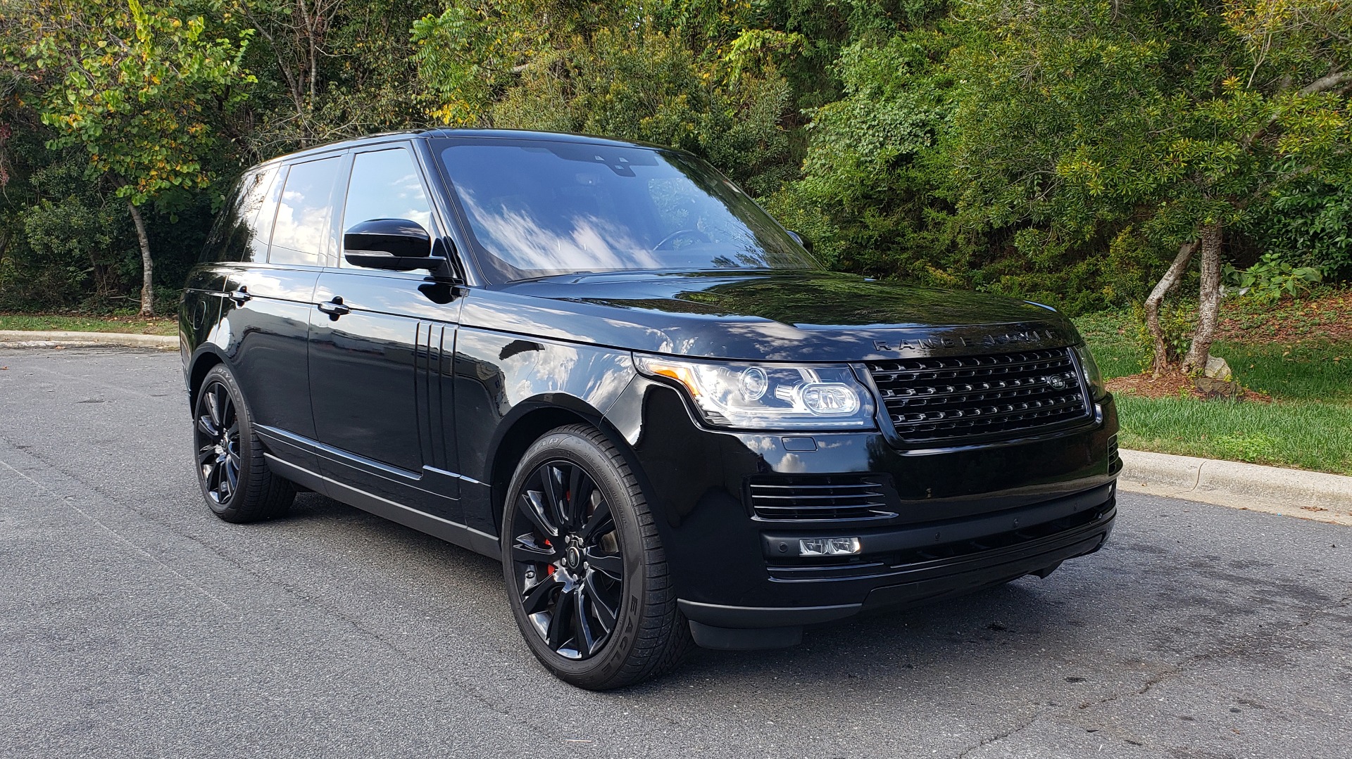 Used 2017 Land Rover RANGE ROVER SC V8 / NAV / PANO-ROOF / DRIVE PRO / MERIDIAN / REARVIEW for sale Sold at Formula Imports in Charlotte NC 28227 4