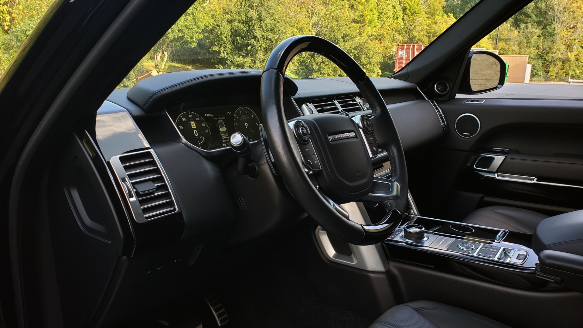 Used 2017 Land Rover RANGE ROVER SC V8 / NAV / PANO-ROOF / DRIVE PRO / MERIDIAN / REARVIEW for sale Sold at Formula Imports in Charlotte NC 28227 41
