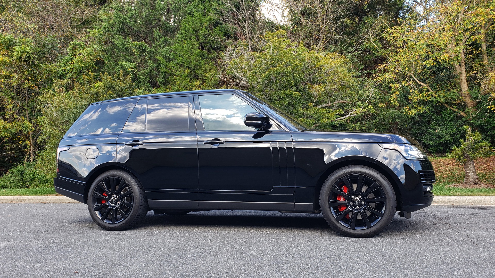 Used 2017 Land Rover RANGE ROVER SC V8 / NAV / PANO-ROOF / DRIVE PRO / MERIDIAN / REARVIEW for sale Sold at Formula Imports in Charlotte NC 28227 5
