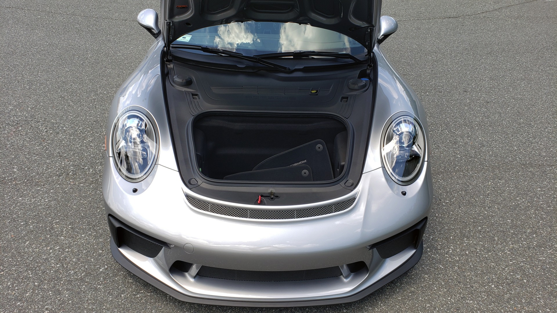 Used 2018 Porsche 911 GT3 4.0L 500HP / 6-SPD MNL / NAV / REARVIEW / PCCB for sale Sold at Formula Imports in Charlotte NC 28227 15