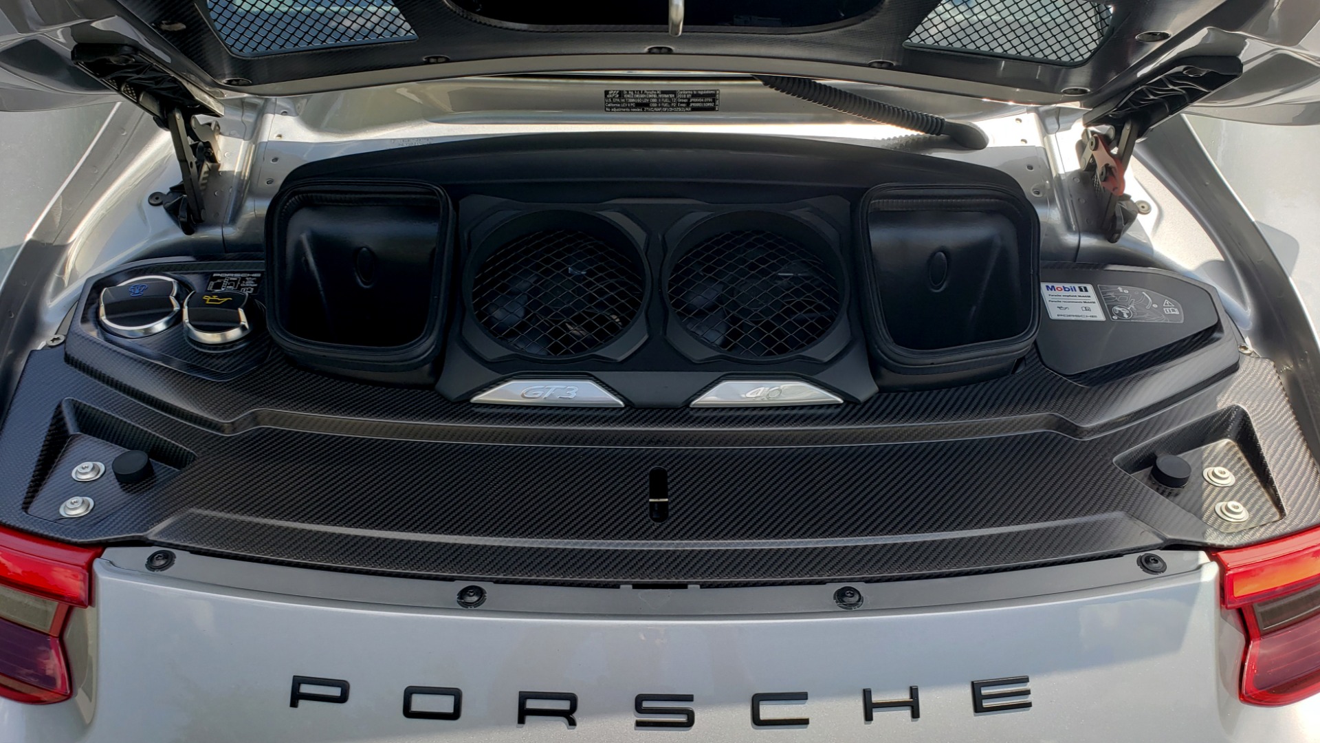 Used 2018 Porsche 911 GT3 4.0L 500HP / 6-SPD MNL / NAV / REARVIEW / PCCB for sale Sold at Formula Imports in Charlotte NC 28227 22