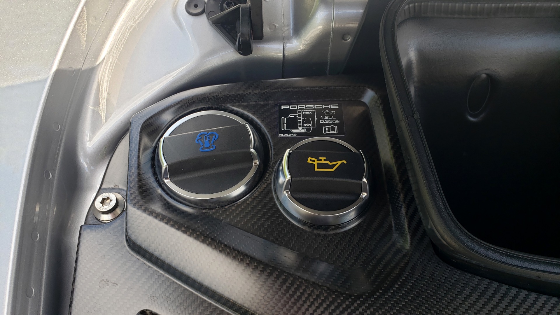 Used 2018 Porsche 911 GT3 4.0L 500HP / 6-SPD MNL / NAV / REARVIEW / PCCB for sale Sold at Formula Imports in Charlotte NC 28227 26