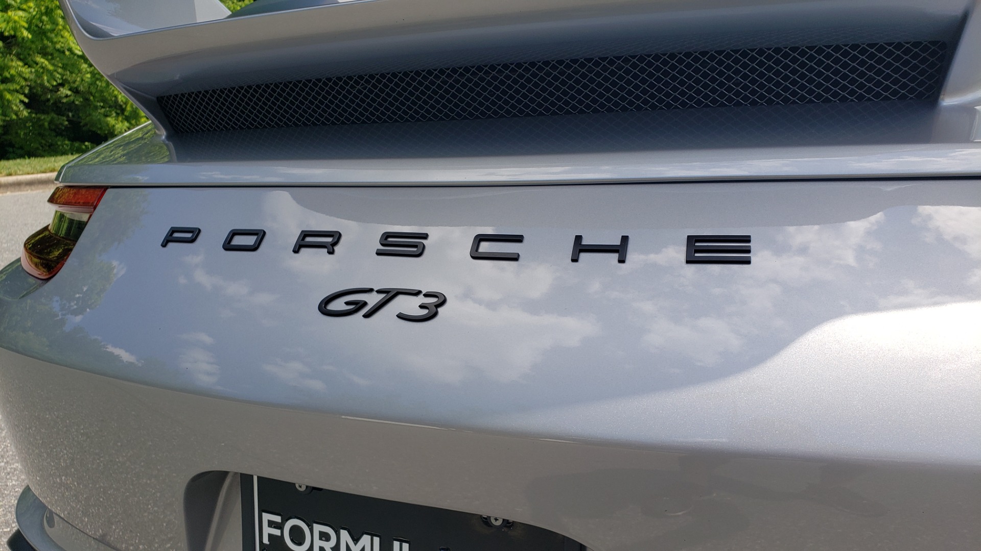 Used 2018 Porsche 911 GT3 4.0L 500HP / 6-SPD MNL / NAV / REARVIEW / PCCB for sale Sold at Formula Imports in Charlotte NC 28227 27