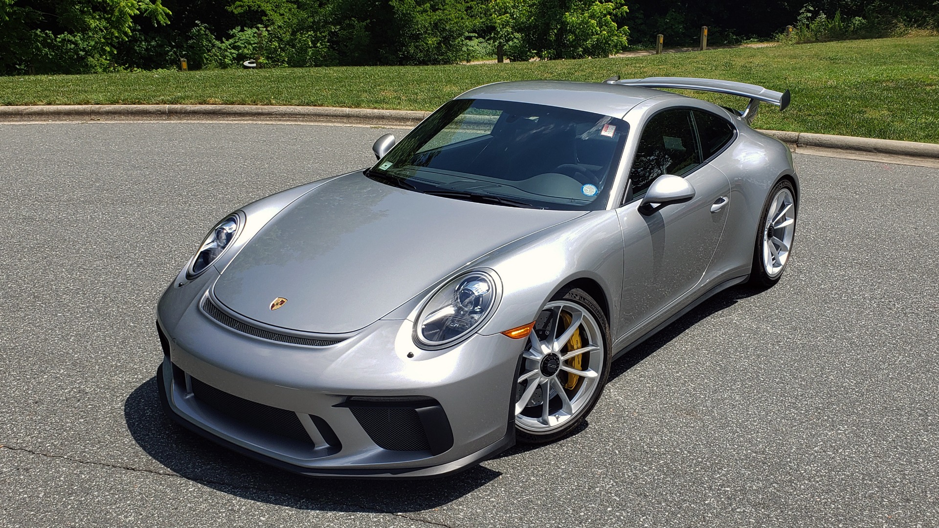 Used 2018 Porsche 911 GT3 4.0L 500HP / 6-SPD MNL / NAV / REARVIEW / PCCB for sale Sold at Formula Imports in Charlotte NC 28227 3