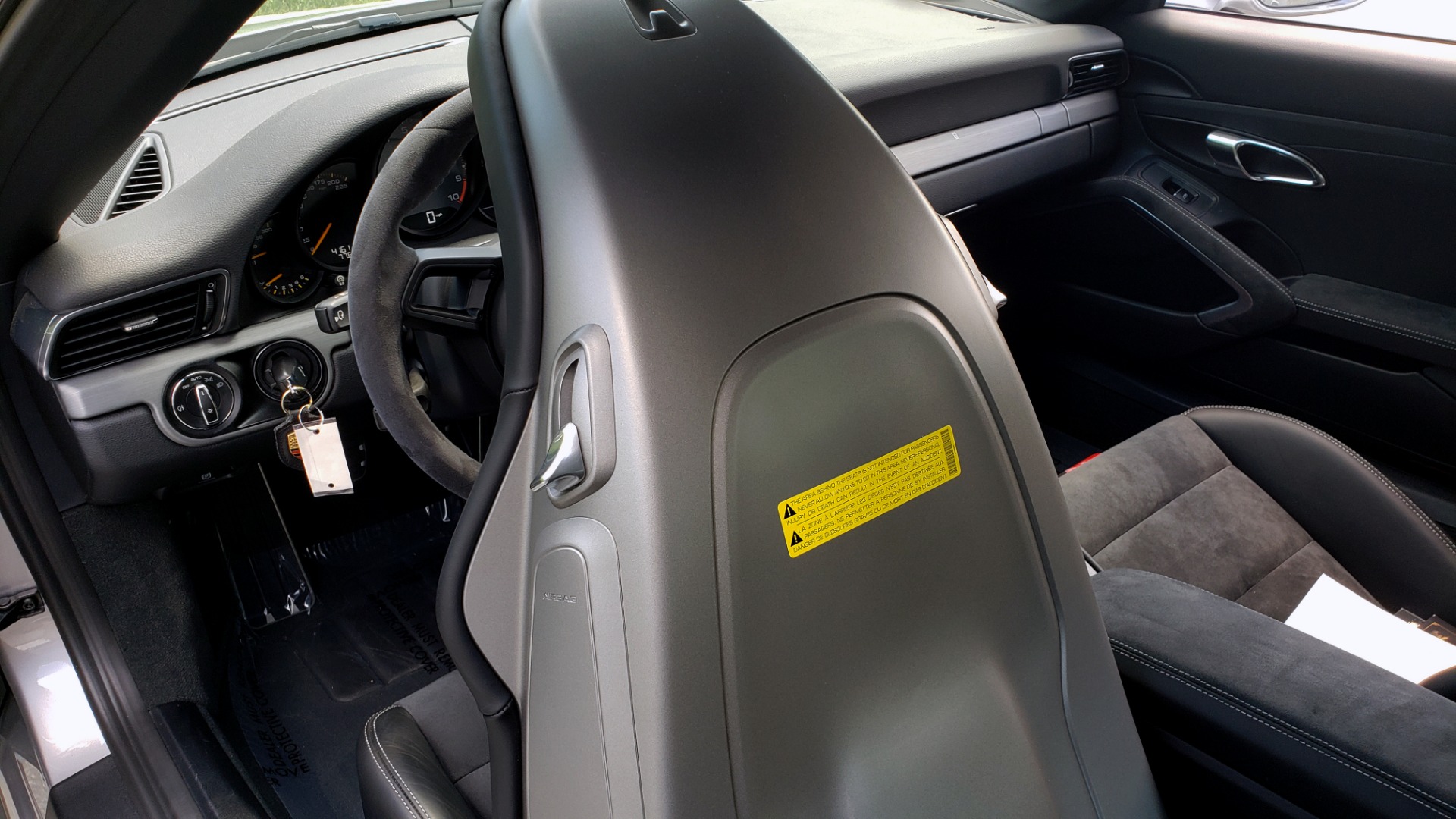 Used 2018 Porsche 911 GT3 4.0L 500HP / 6-SPD MNL / NAV / REARVIEW / PCCB for sale Sold at Formula Imports in Charlotte NC 28227 39