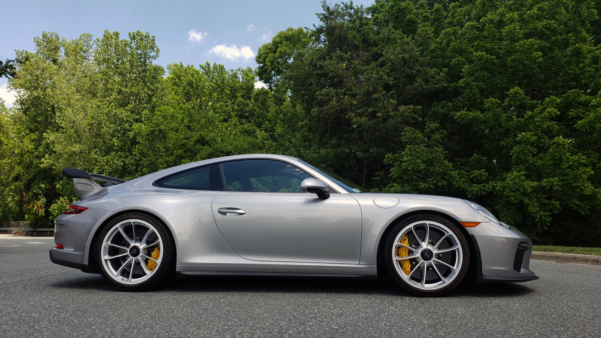 Used 2018 Porsche 911 GT3 4.0L 500HP / 6-SPD MNL / NAV / REARVIEW / PCCB for sale Sold at Formula Imports in Charlotte NC 28227 5