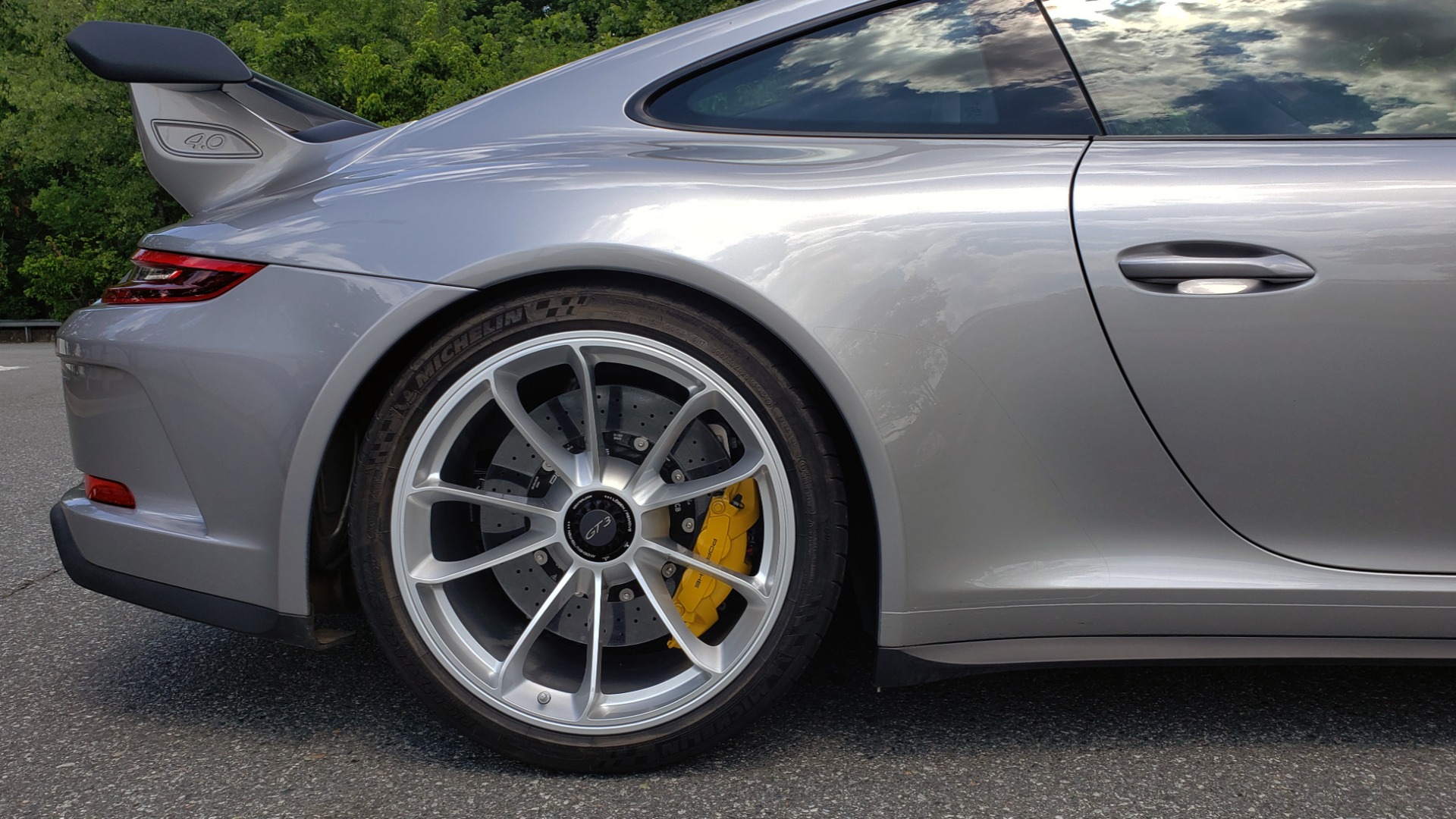 Used 2018 Porsche 911 GT3 4.0L 500HP / 6-SPD MNL / NAV / REARVIEW / PCCB for sale Sold at Formula Imports in Charlotte NC 28227 71