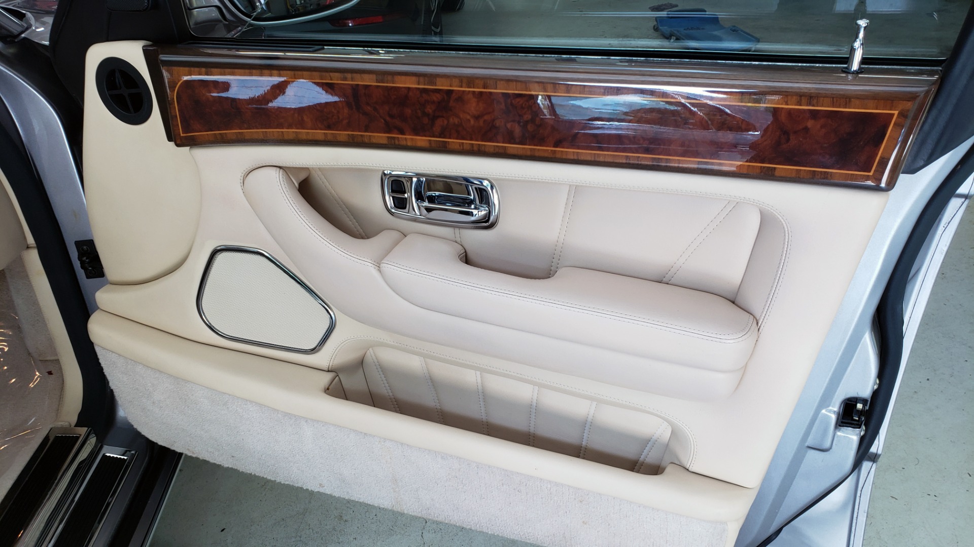 Used 1999 Rolls-Royce SILVER SERAPH 5.4L V12 / AUTO TRANS / LOW MILES / VERY CLEAN! for sale Sold at Formula Imports in Charlotte NC 28227 43