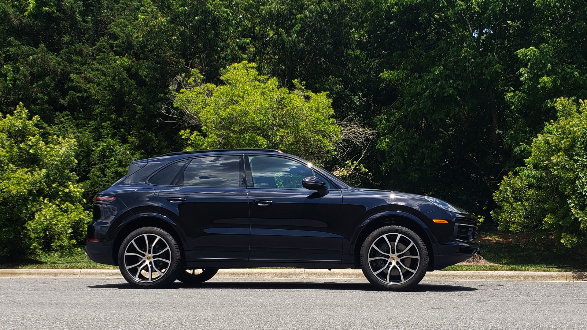 Used 2019 Porsche CAYENNE S AWD / NAV / SUNROOF / BOSE / REARVIEW / LOW MILES for sale Sold at Formula Imports in Charlotte NC 28227 10