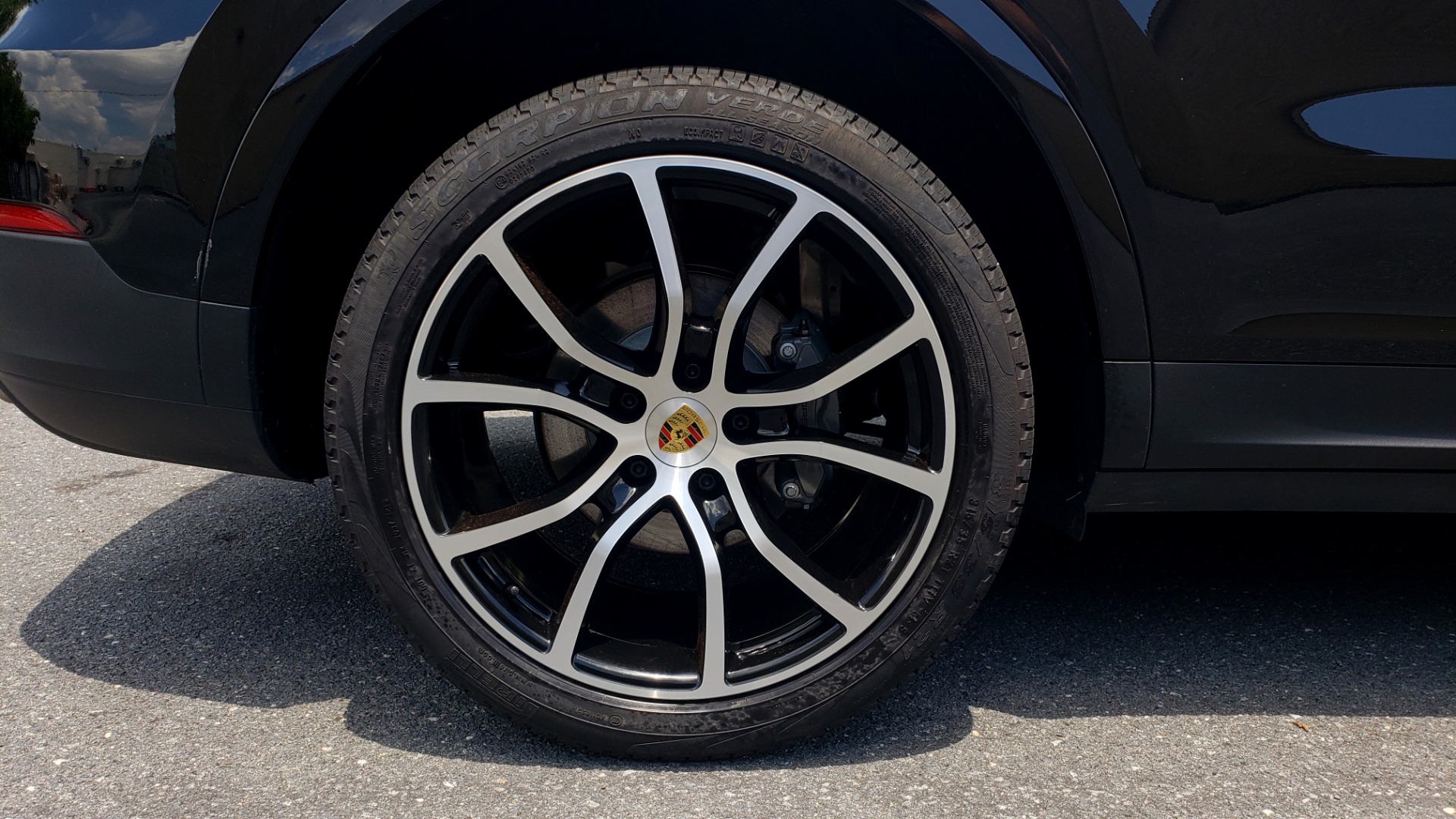 Used 2019 Porsche CAYENNE S AWD / NAV / SUNROOF / BOSE / REARVIEW / LOW MILES for sale Sold at Formula Imports in Charlotte NC 28227 12