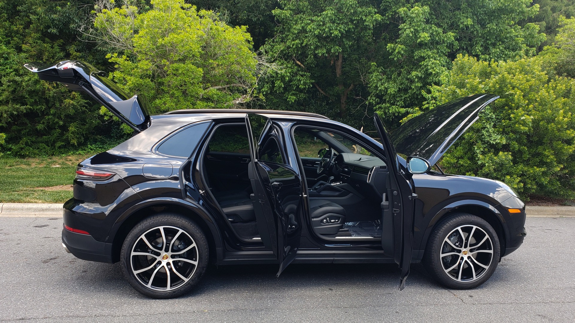Used 2019 Porsche CAYENNE S AWD / NAV / SUNROOF / BOSE / REARVIEW / LOW MILES for sale Sold at Formula Imports in Charlotte NC 28227 15
