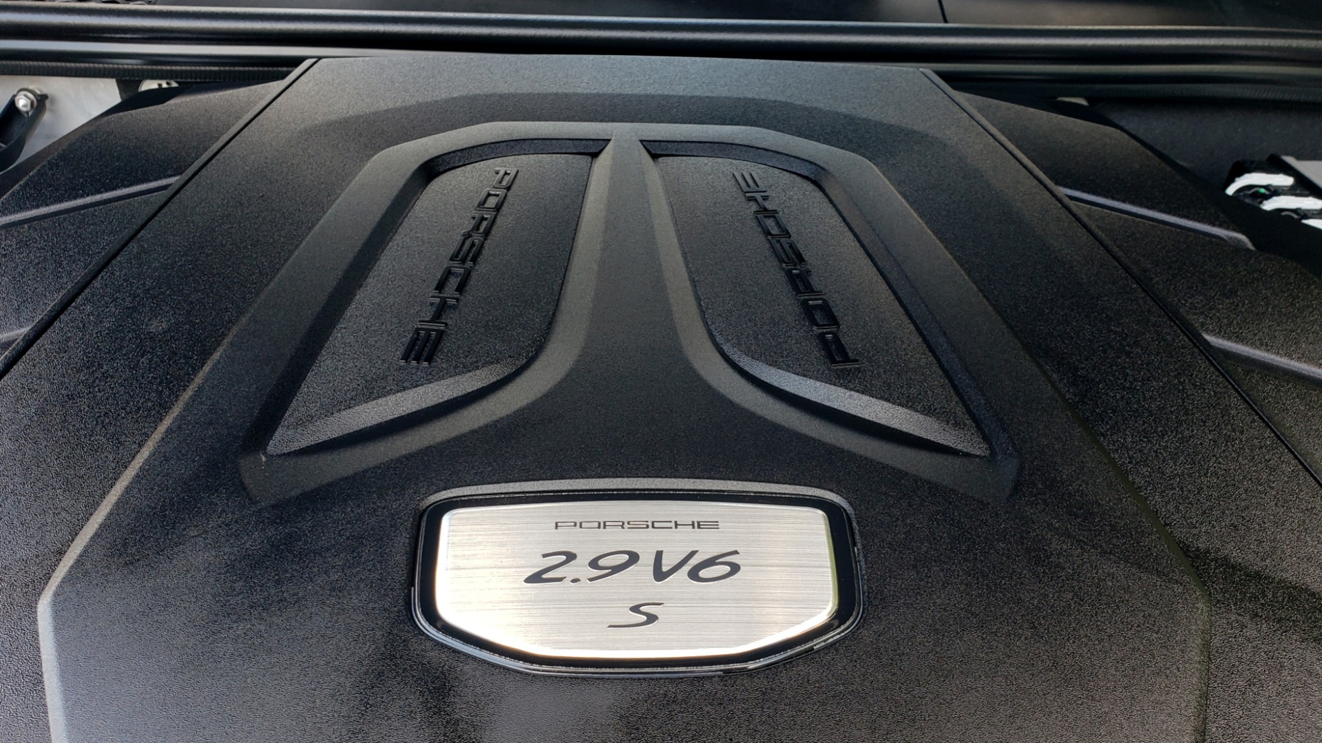 Used 2019 Porsche CAYENNE S AWD / NAV / SUNROOF / BOSE / REARVIEW / LOW MILES for sale Sold at Formula Imports in Charlotte NC 28227 18