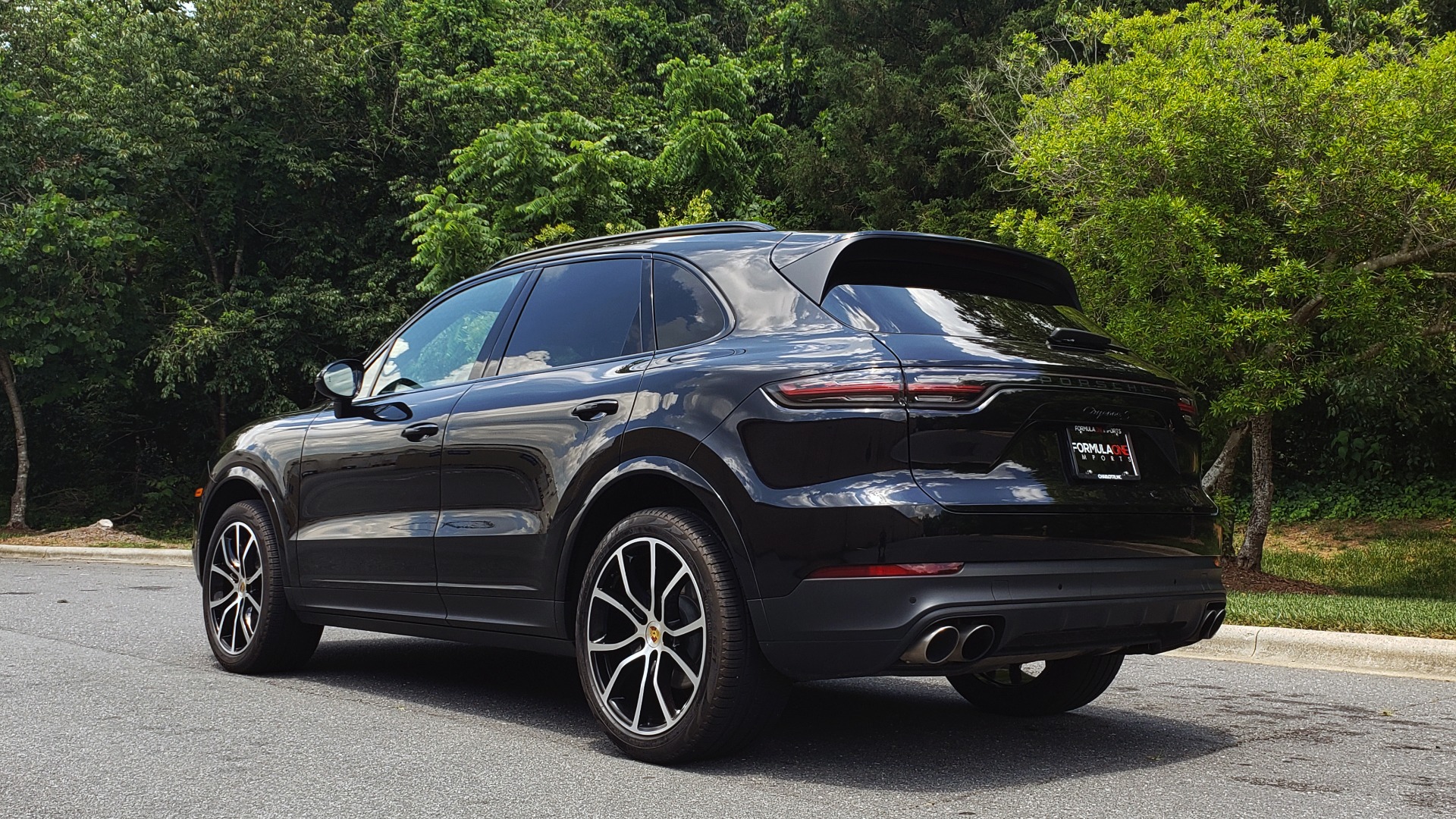 Used 2019 Porsche CAYENNE S AWD / NAV / SUNROOF / BOSE / REARVIEW / LOW MILES for sale Sold at Formula Imports in Charlotte NC 28227 3