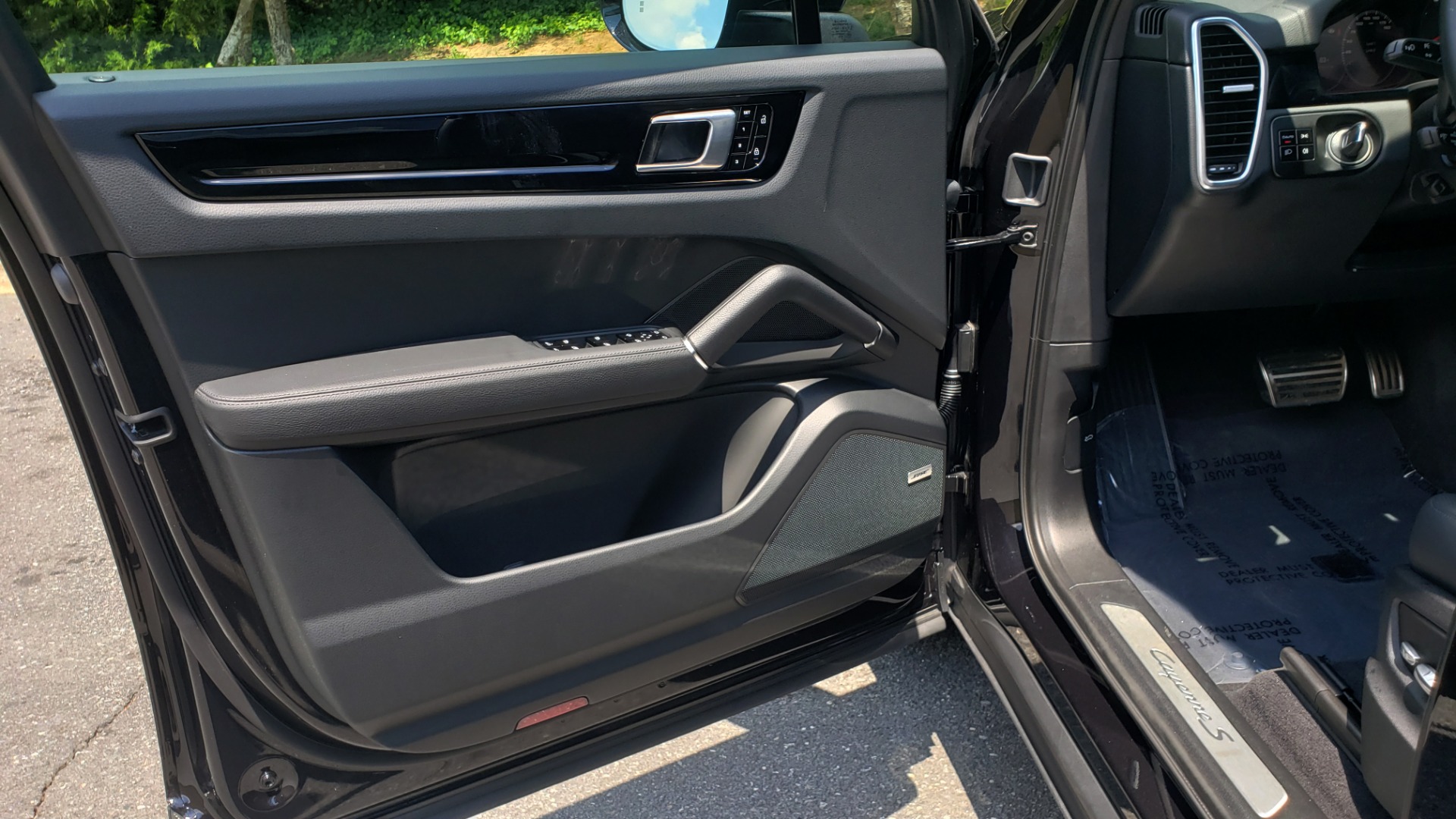Used 2019 Porsche CAYENNE S AWD / NAV / SUNROOF / BOSE / REARVIEW / LOW MILES for sale Sold at Formula Imports in Charlotte NC 28227 39