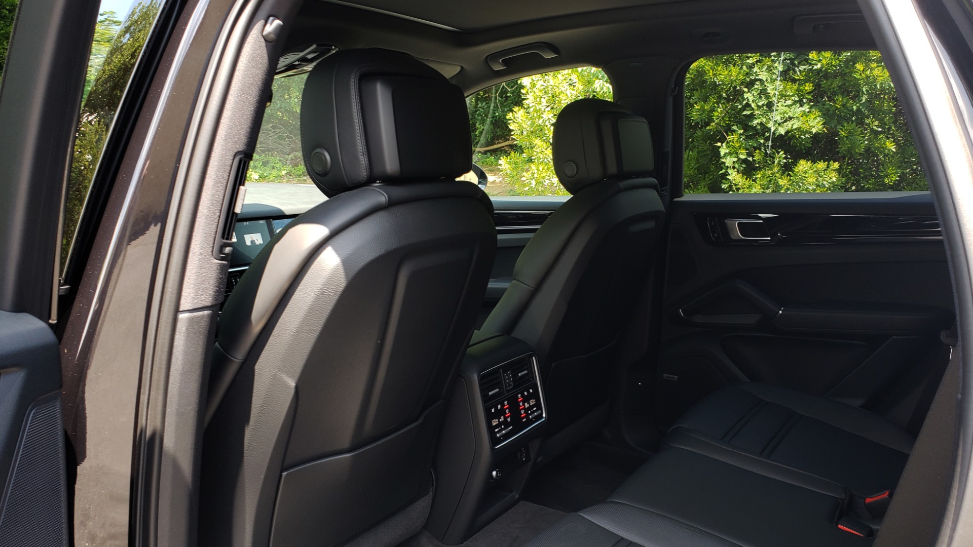 Used 2019 Porsche CAYENNE S AWD / NAV / SUNROOF / BOSE / REARVIEW / LOW MILES for sale Sold at Formula Imports in Charlotte NC 28227 71