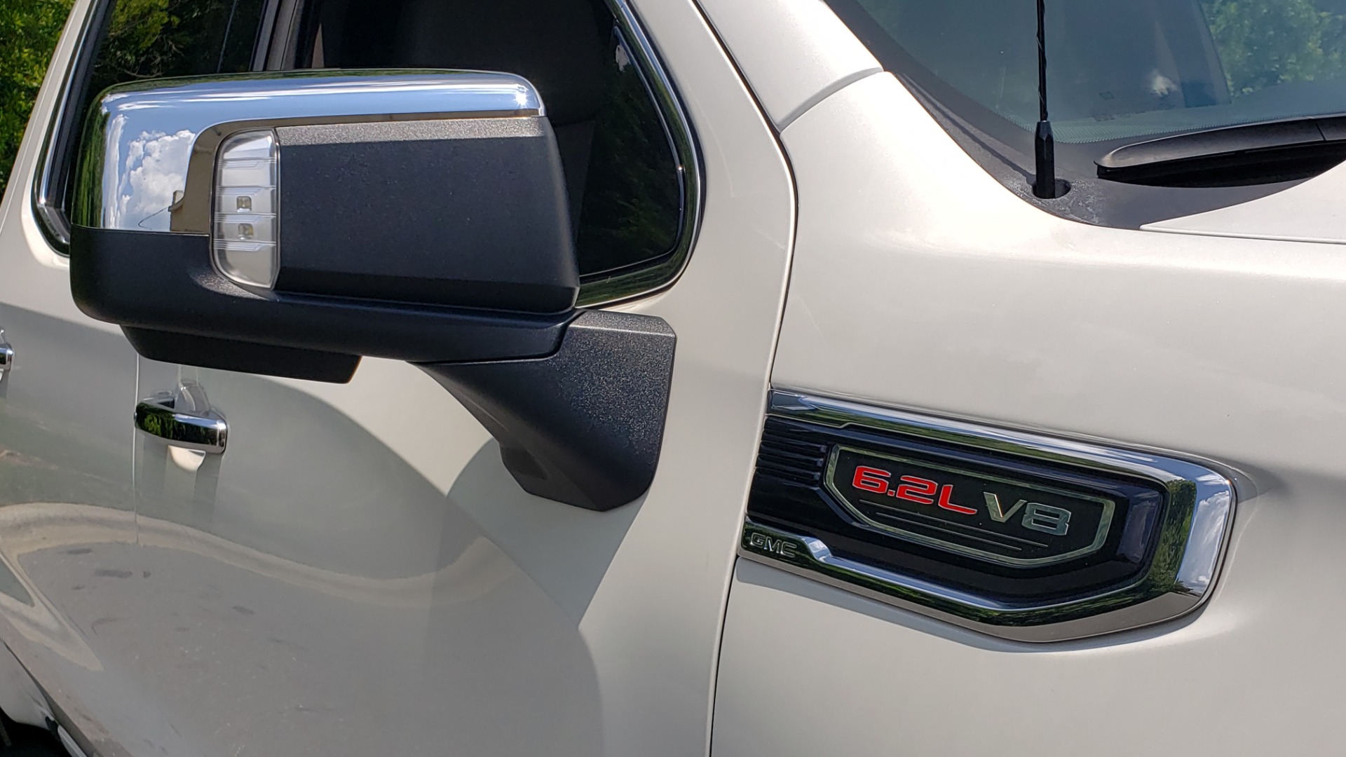Used 2019 GMC SIERRA 1500 SLT 4WD CREWCAB / PREMIUM / 6.2L V8 / NAV / SUNROOF / VENT SEATS for sale Sold at Formula Imports in Charlotte NC 28227 28