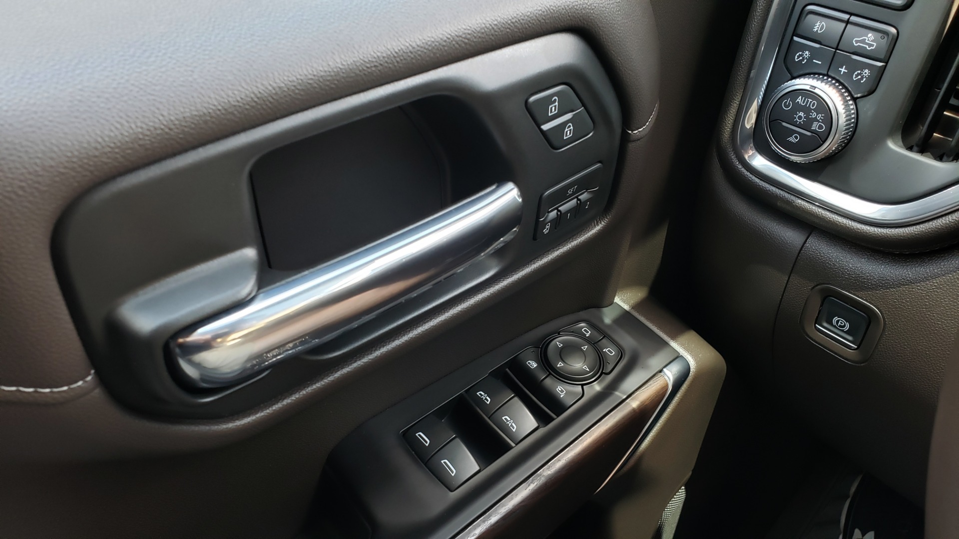Used 2019 GMC SIERRA 1500 SLT 4WD CREWCAB / PREMIUM / 6.2L V8 / NAV / SUNROOF / VENT SEATS for sale Sold at Formula Imports in Charlotte NC 28227 39