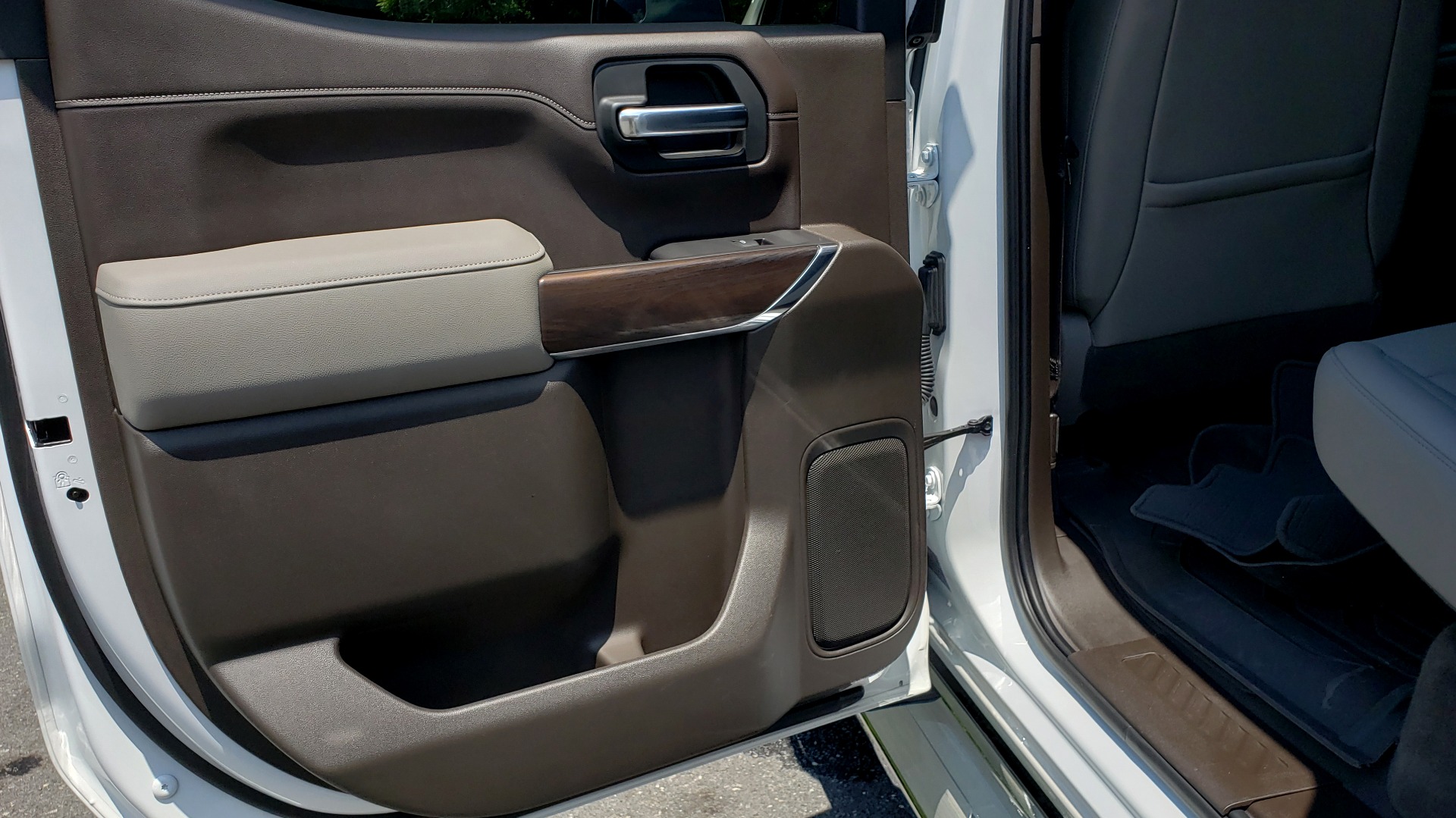 Used 2019 GMC SIERRA 1500 SLT 4WD CREWCAB / PREMIUM / 6.2L V8 / NAV / SUNROOF / VENT SEATS for sale Sold at Formula Imports in Charlotte NC 28227 62