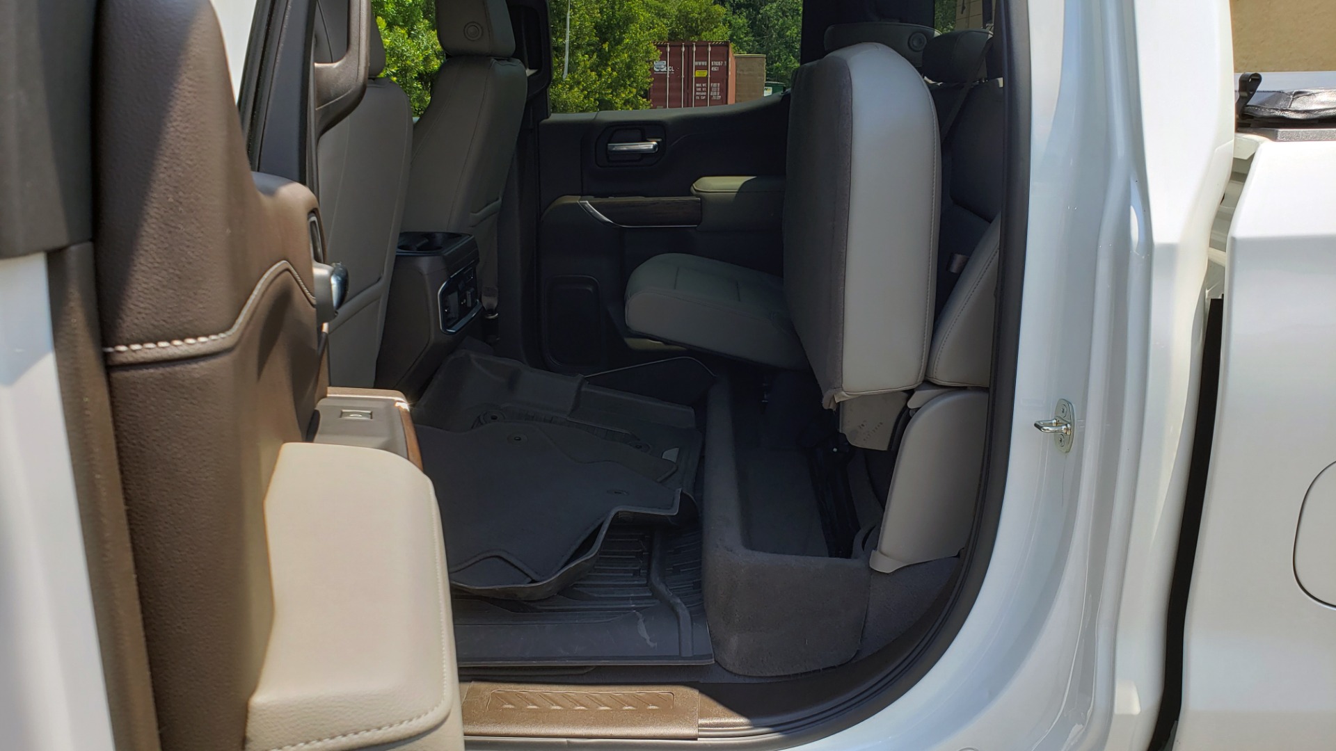 Used 2019 GMC SIERRA 1500 SLT 4WD CREWCAB / PREMIUM / 6.2L V8 / NAV / SUNROOF / VENT SEATS for sale Sold at Formula Imports in Charlotte NC 28227 66