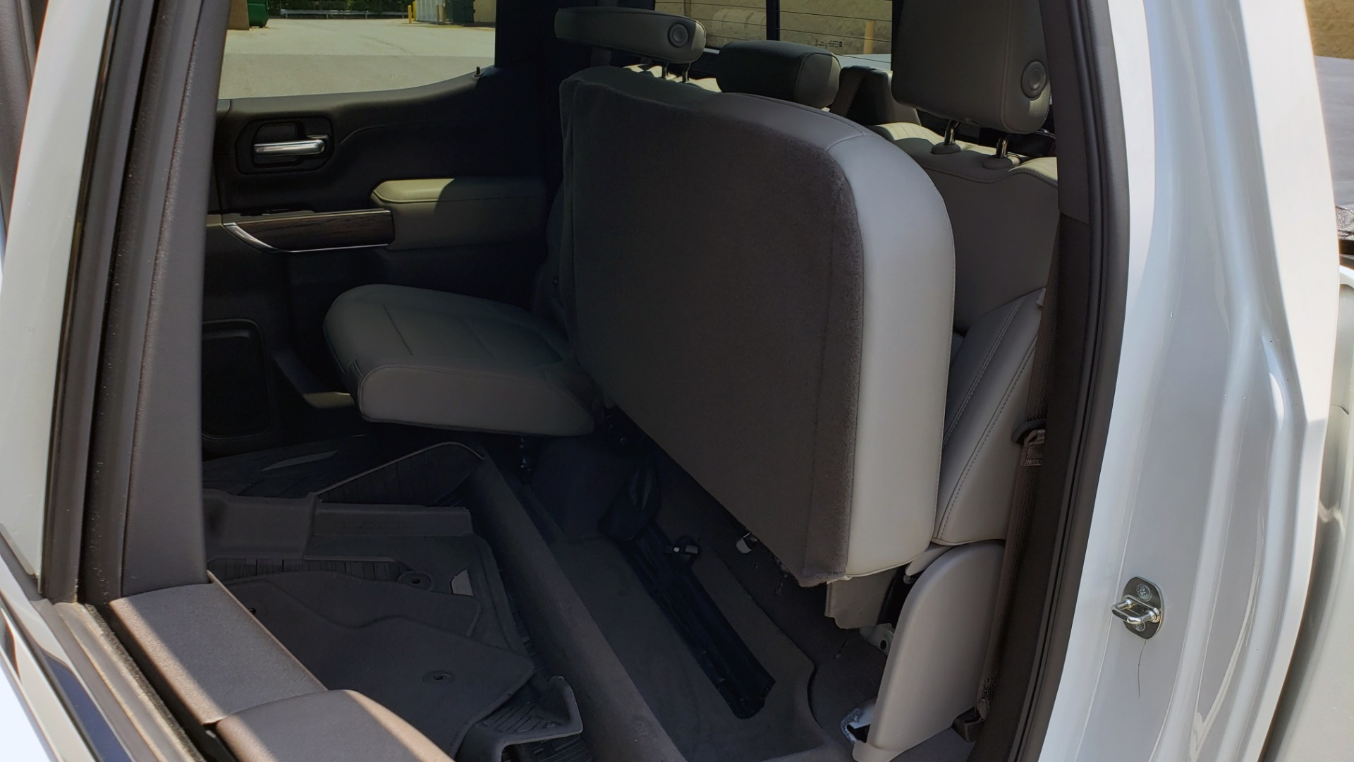 Used 2019 GMC SIERRA 1500 SLT 4WD CREWCAB / PREMIUM / 6.2L V8 / NAV / SUNROOF / VENT SEATS for sale Sold at Formula Imports in Charlotte NC 28227 67