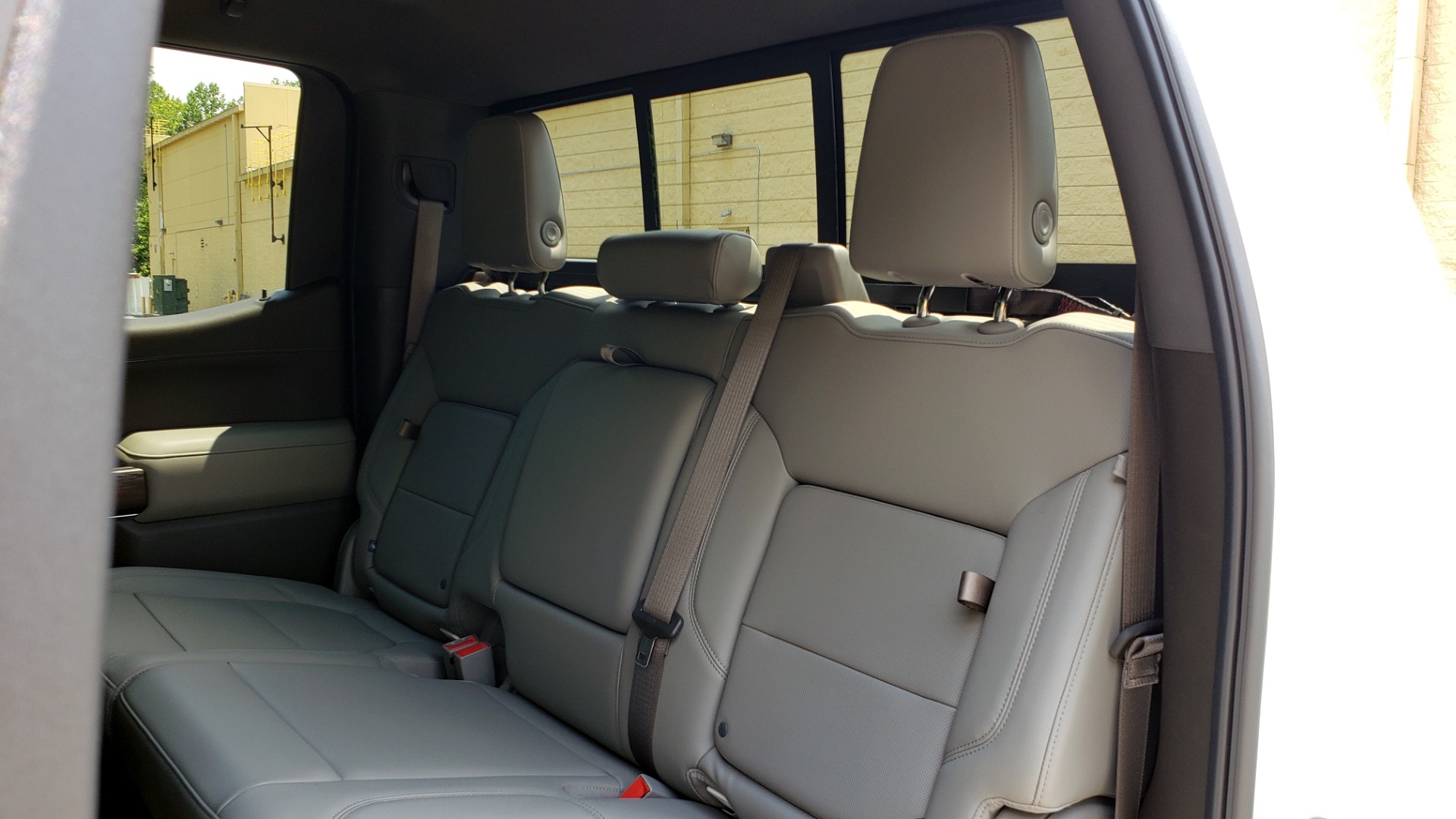 Used 2019 GMC SIERRA 1500 SLT 4WD CREWCAB / PREMIUM / 6.2L V8 / NAV / SUNROOF / VENT SEATS for sale Sold at Formula Imports in Charlotte NC 28227 69