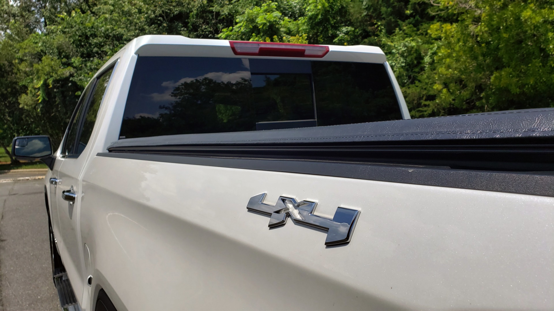 Used 2019 GMC SIERRA 1500 SLT 4WD CREWCAB / PREMIUM / 6.2L V8 / NAV / SUNROOF / VENT SEATS for sale Sold at Formula Imports in Charlotte NC 28227 7