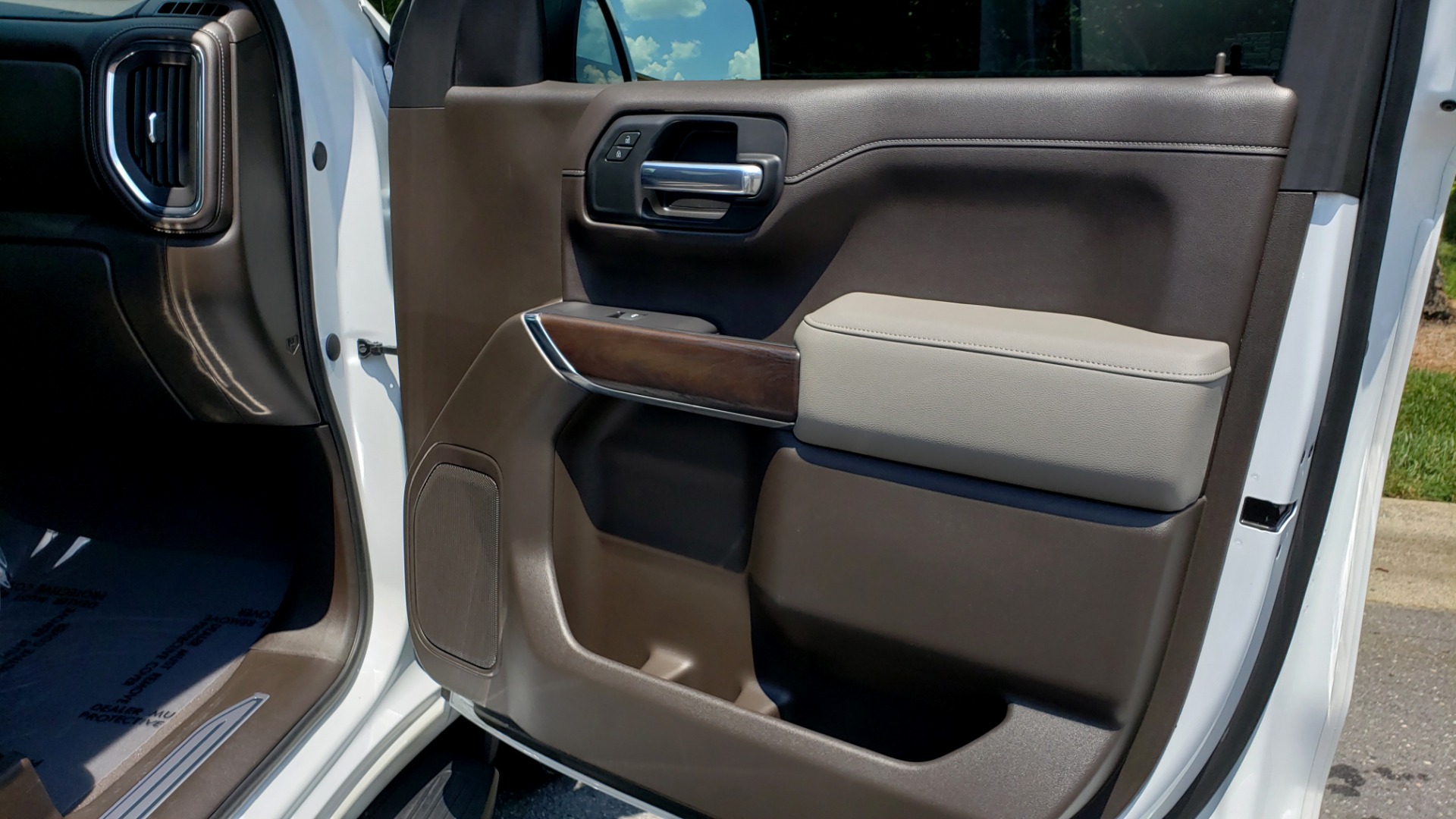Used 2019 GMC SIERRA 1500 SLT 4WD CREWCAB / PREMIUM / 6.2L V8 / NAV / SUNROOF / VENT SEATS for sale Sold at Formula Imports in Charlotte NC 28227 71