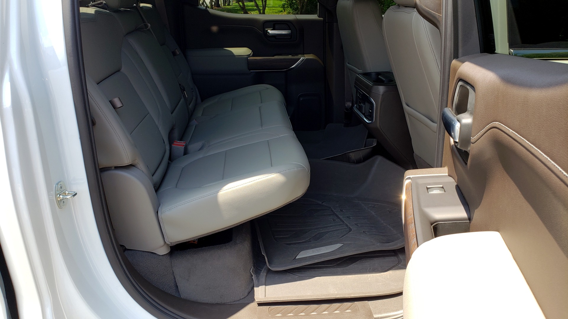 Used 2019 GMC SIERRA 1500 SLT 4WD CREWCAB / PREMIUM / 6.2L V8 / NAV / SUNROOF / VENT SEATS for sale Sold at Formula Imports in Charlotte NC 28227 77