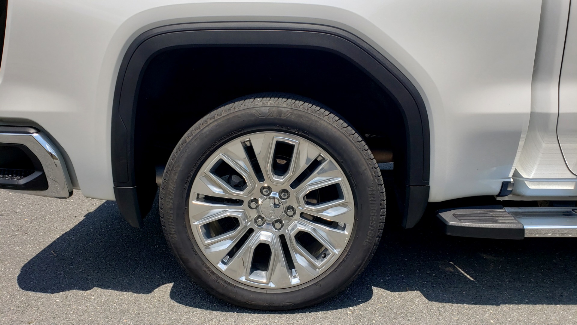 Used 2019 GMC SIERRA 1500 SLT 4WD CREWCAB / PREMIUM / 6.2L V8 / NAV / SUNROOF / VENT SEATS for sale Sold at Formula Imports in Charlotte NC 28227 88
