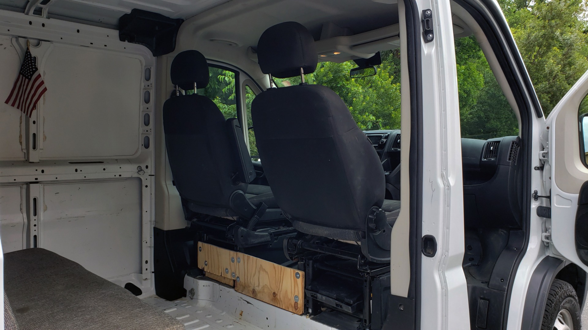 Used 2016 Ram PROMASTER CARGO VAN 136 WB / 3.6L V6 / AUTO / ROOF-RACK / REARVIEW / SEATS 5 for sale Sold at Formula Imports in Charlotte NC 28227 14