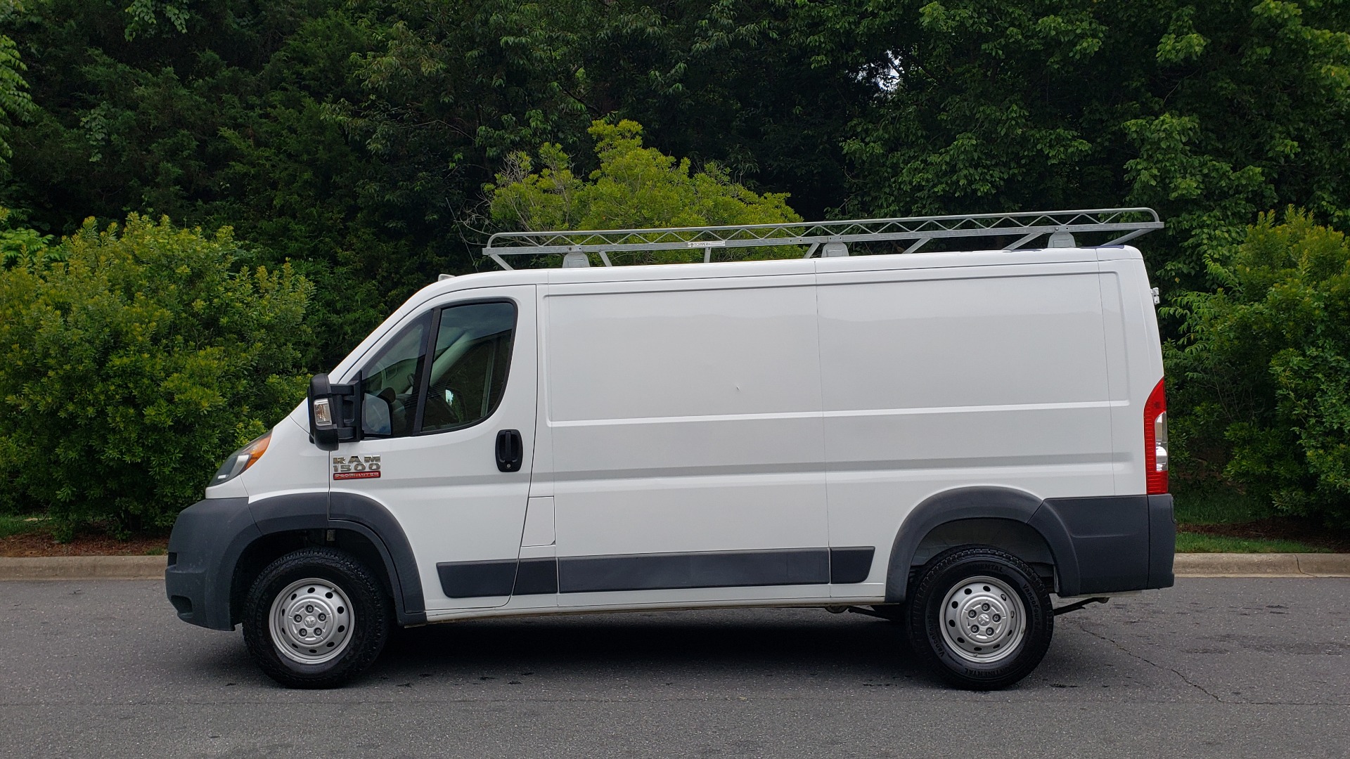 Used 2016 Ram PROMASTER CARGO VAN 136 WB / 3.6L V6 / AUTO / ROOF-RACK / REARVIEW / SEATS 5 for sale Sold at Formula Imports in Charlotte NC 28227 2