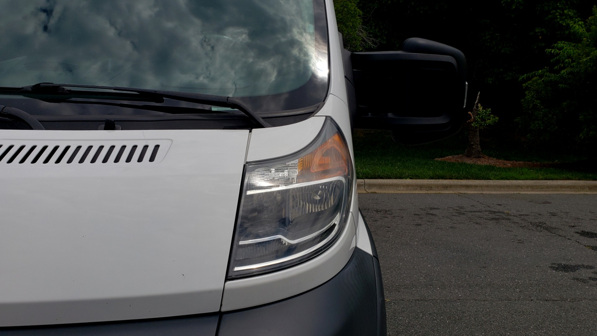 Used 2016 Ram PROMASTER CARGO VAN 136 WB / 3.6L V6 / AUTO / ROOF-RACK / REARVIEW / SEATS 5 for sale Sold at Formula Imports in Charlotte NC 28227 25
