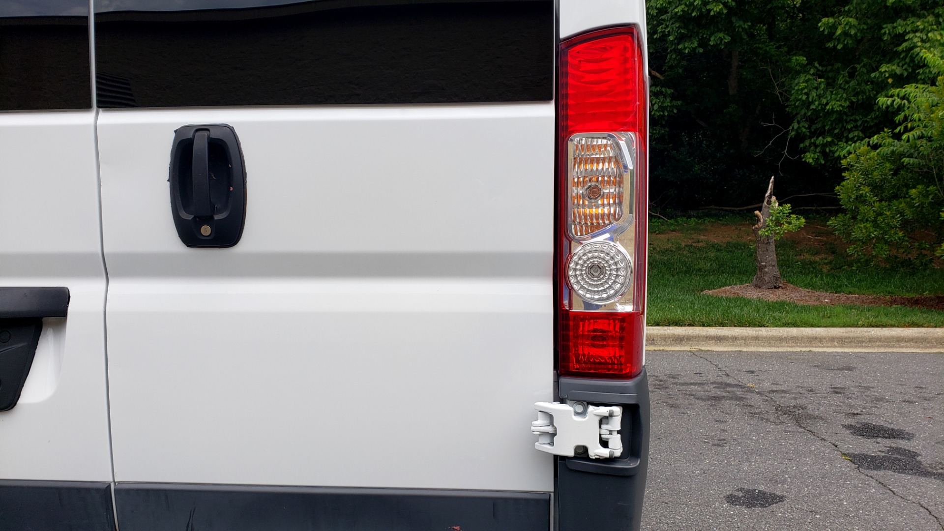 Used 2016 Ram PROMASTER CARGO VAN 136 WB / 3.6L V6 / AUTO / ROOF-RACK / REARVIEW / SEATS 5 for sale Sold at Formula Imports in Charlotte NC 28227 30