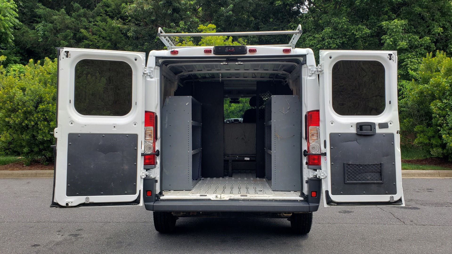 Used 2016 Ram PROMASTER CARGO VAN 136 WB / 3.6L V6 / AUTO / ROOF-RACK / REARVIEW / SEATS 5 for sale Sold at Formula Imports in Charlotte NC 28227 32