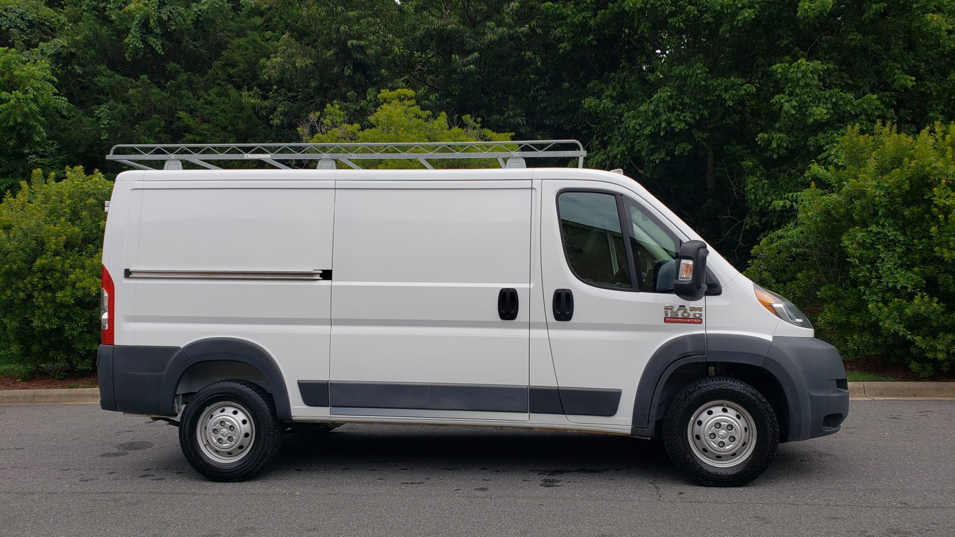 Used 2016 Ram PROMASTER CARGO VAN 136 WB / 3.6L V6 / AUTO / ROOF-RACK / REARVIEW / SEATS 5 for sale Sold at Formula Imports in Charlotte NC 28227 5