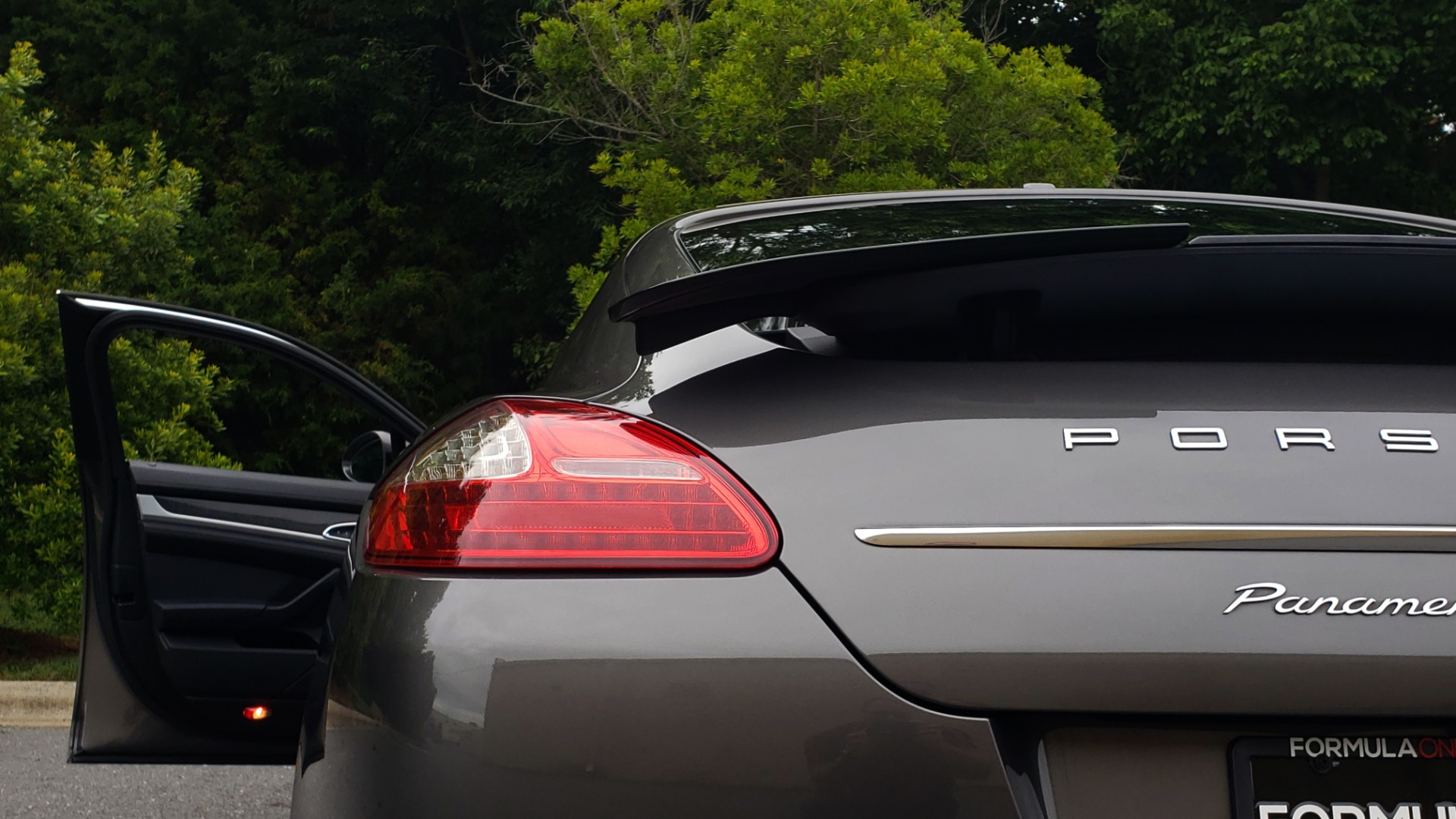 Used 2013 Porsche PANAMERA TURBO 4.8L V8 / AWD / NAV / SUNROOF / LCA / PARK ASST / BURMESTER for sale Sold at Formula Imports in Charlotte NC 28227 26