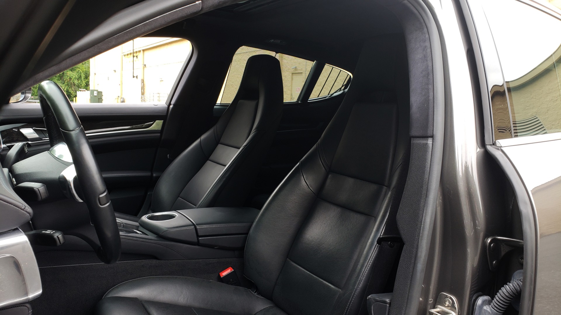 Used 2013 Porsche PANAMERA TURBO 4.8L V8 / AWD / NAV / SUNROOF / LCA / PARK ASST / BURMESTER for sale Sold at Formula Imports in Charlotte NC 28227 34